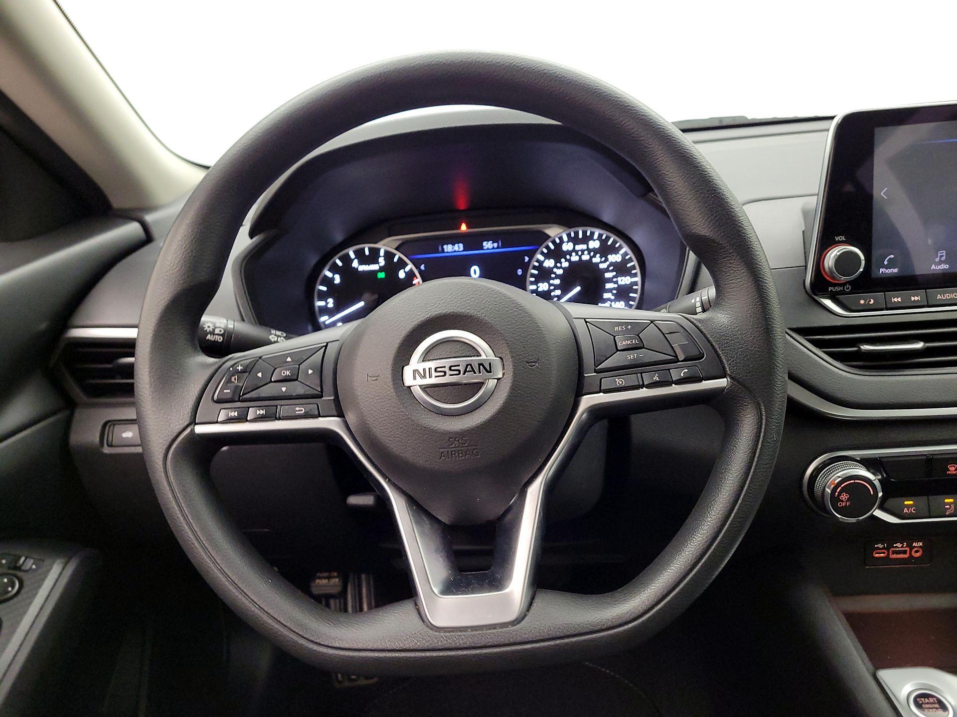 Thumbnail: 2020 Nissan Altima - 10