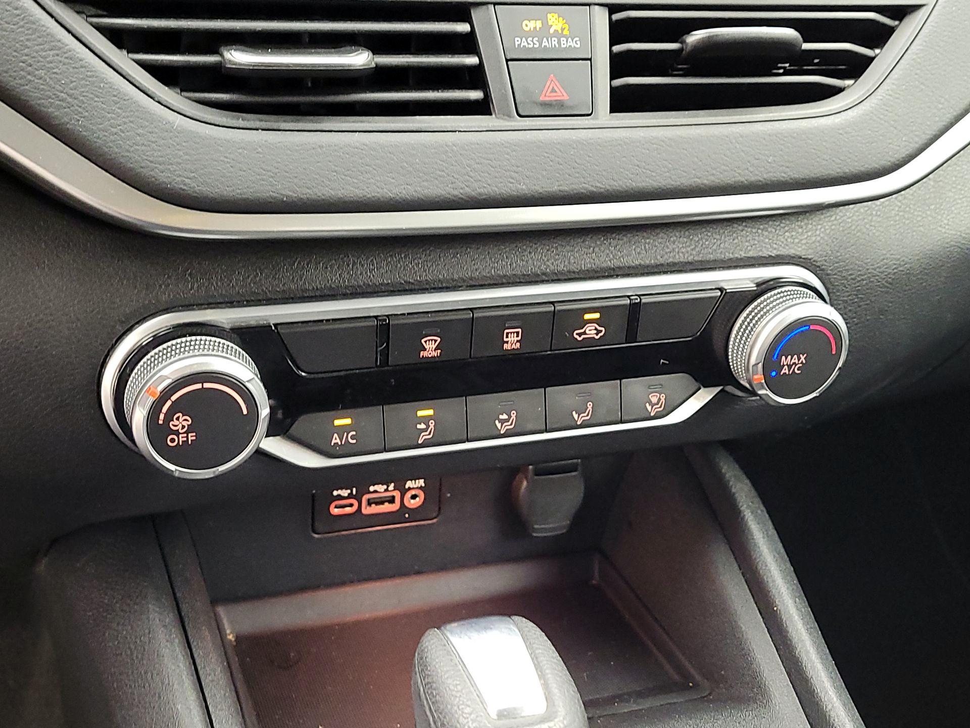 Thumbnail: 2020 Nissan Altima - 16