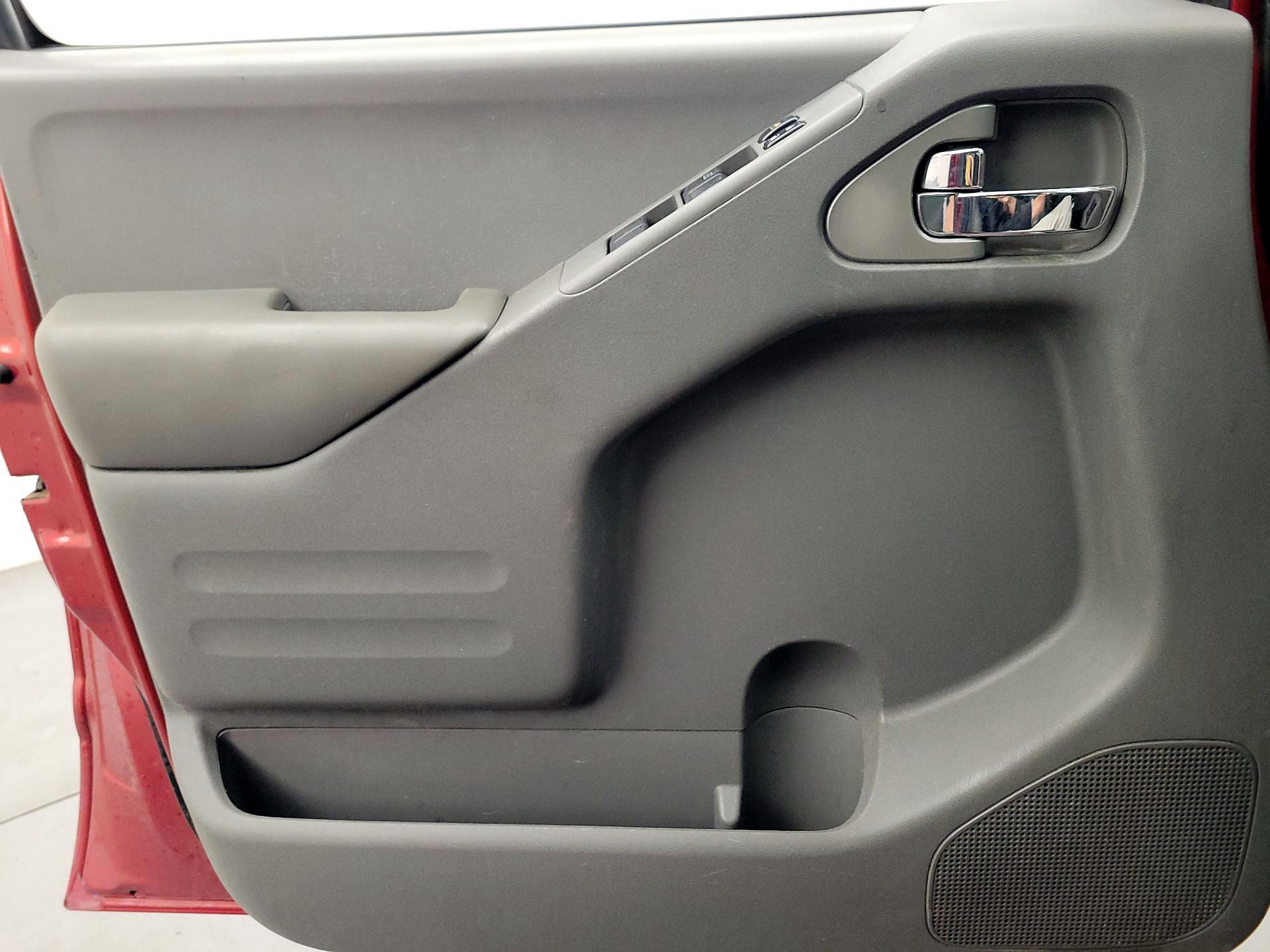 Thumbnail: 2015 Nissan Frontier - 12