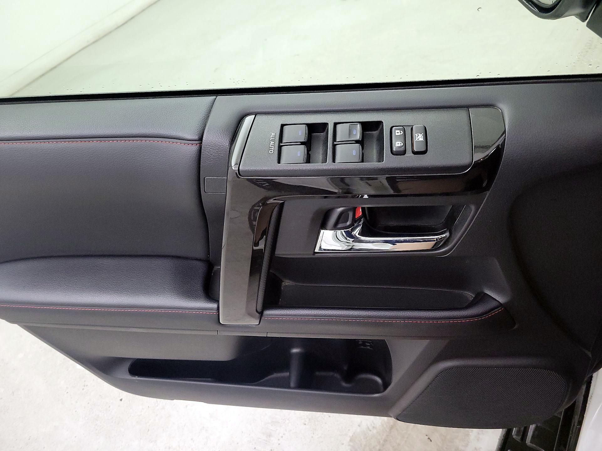 Thumbnail: 2024 Toyota 4Runner - 12