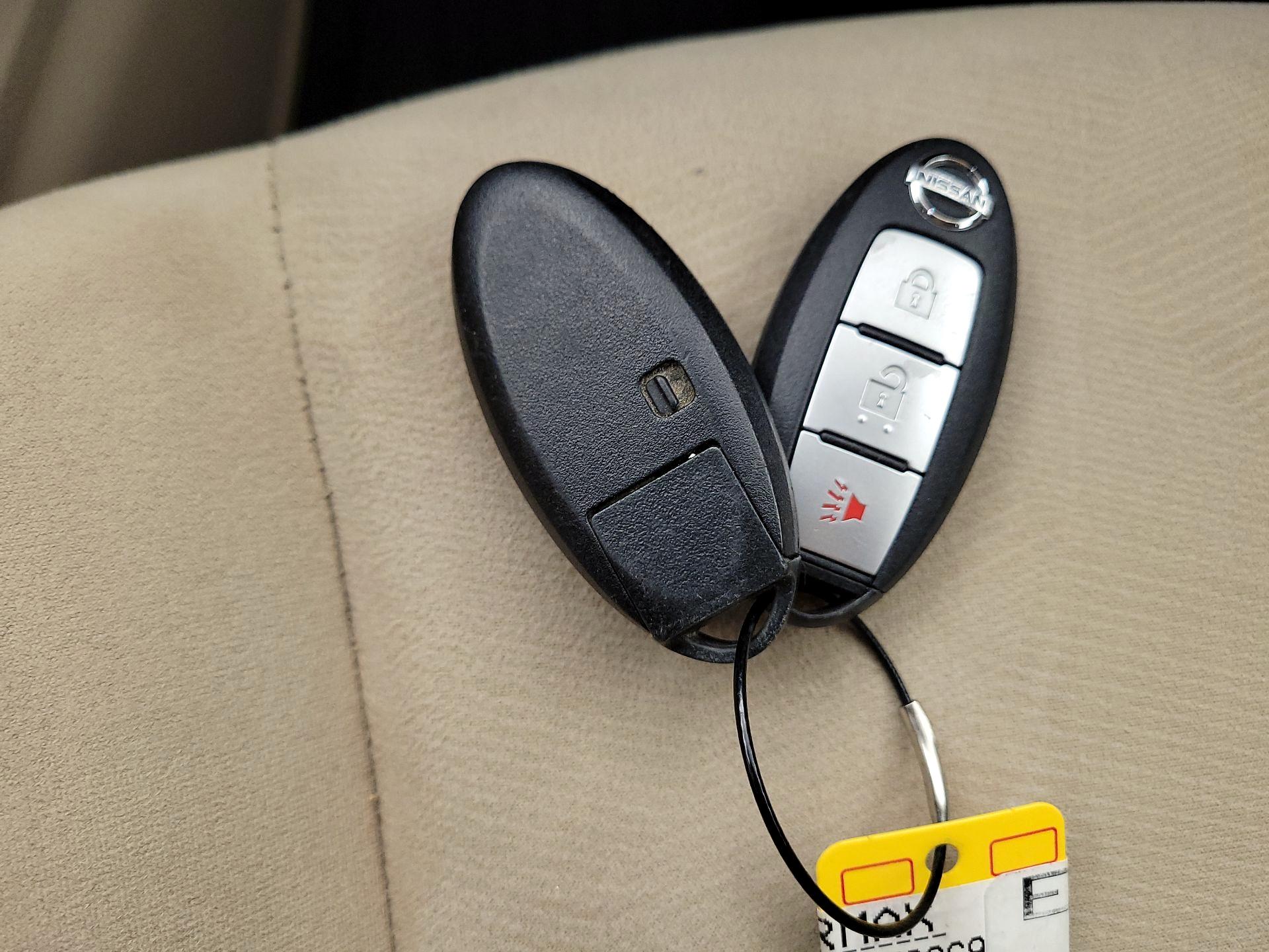 Thumbnail: 2016 Nissan Rogue - 18