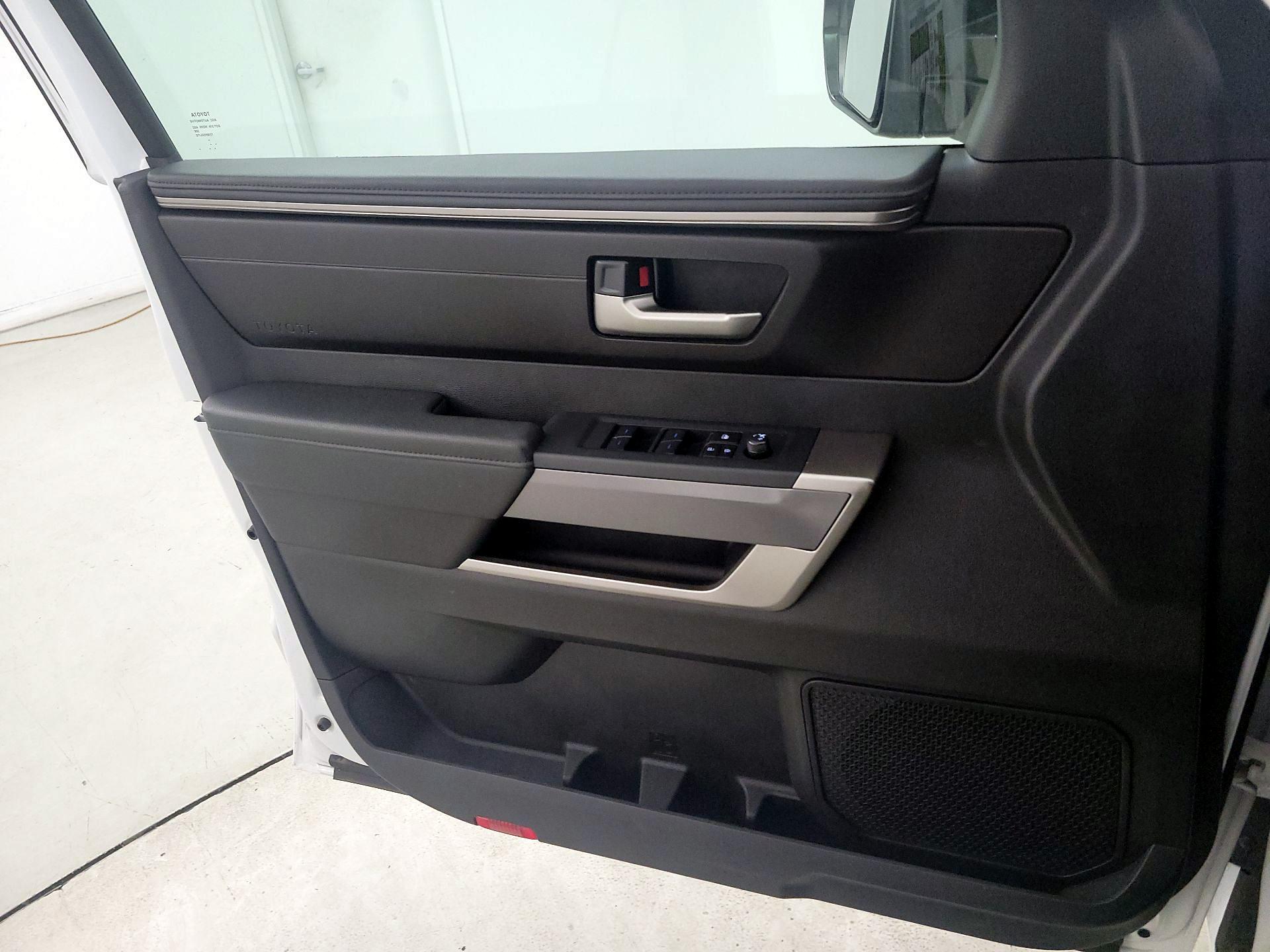 Thumbnail: 2022 Toyota Tundra - 12