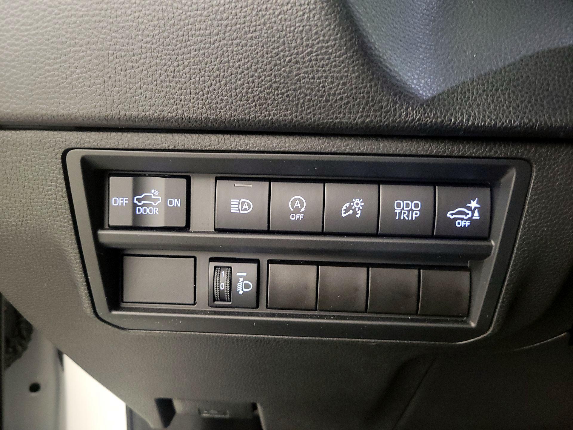 Thumbnail: 2022 Toyota Tundra - 13