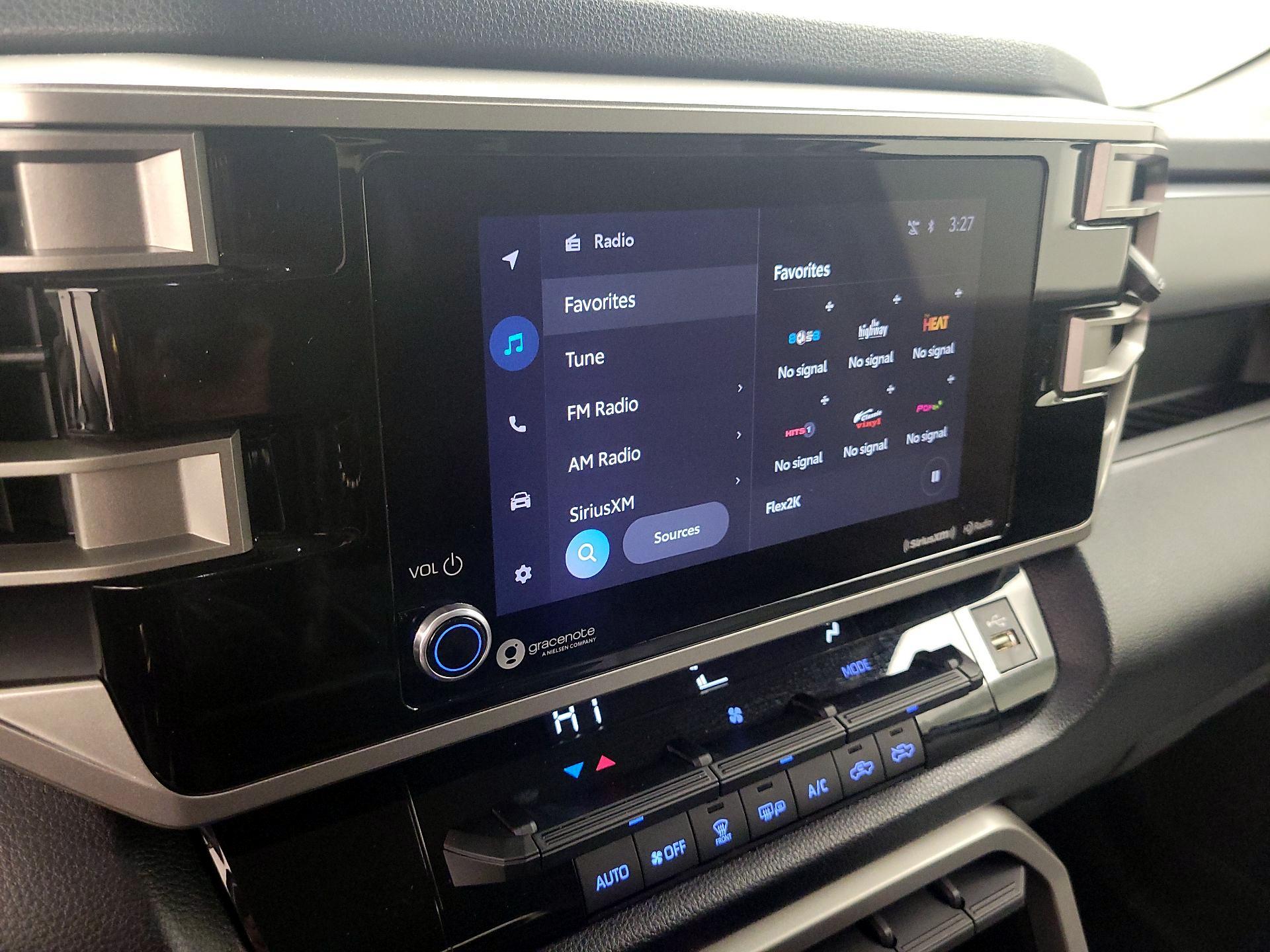 Thumbnail: 2022 Toyota Tundra - 15