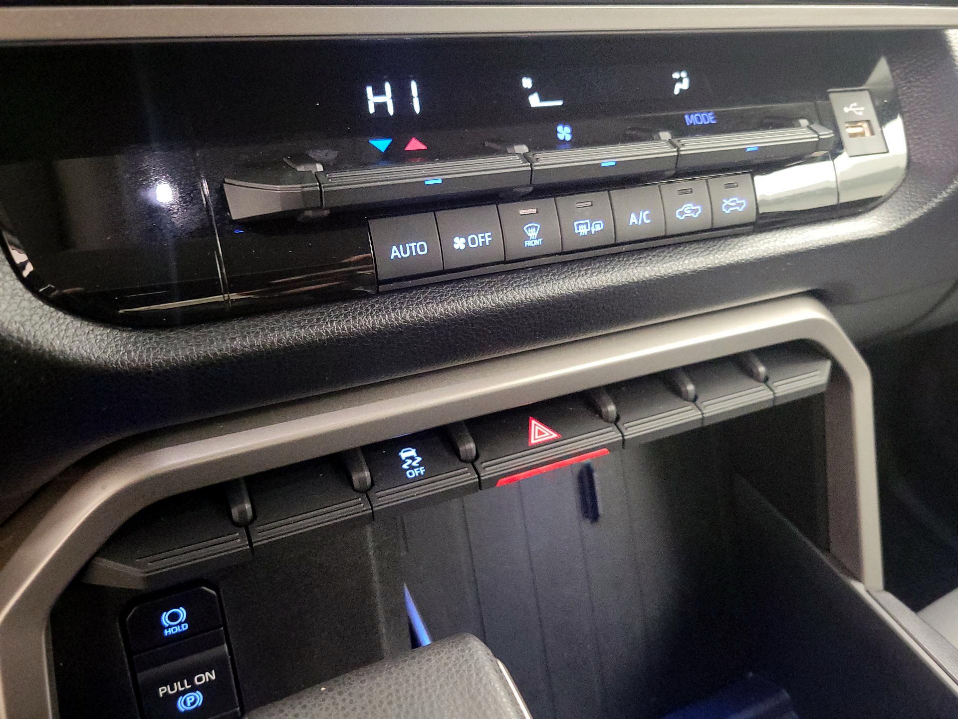 Thumbnail: 2022 Toyota Tundra - 16