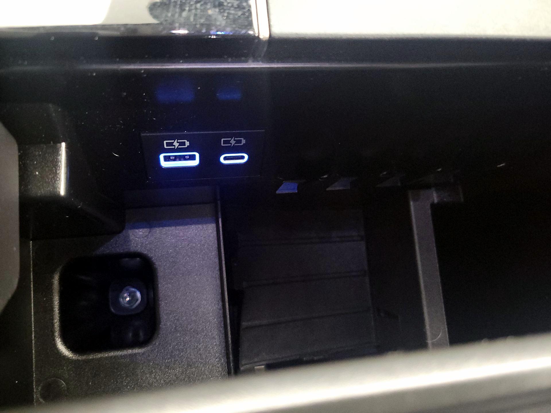 Thumbnail: 2022 Toyota Tundra - 18