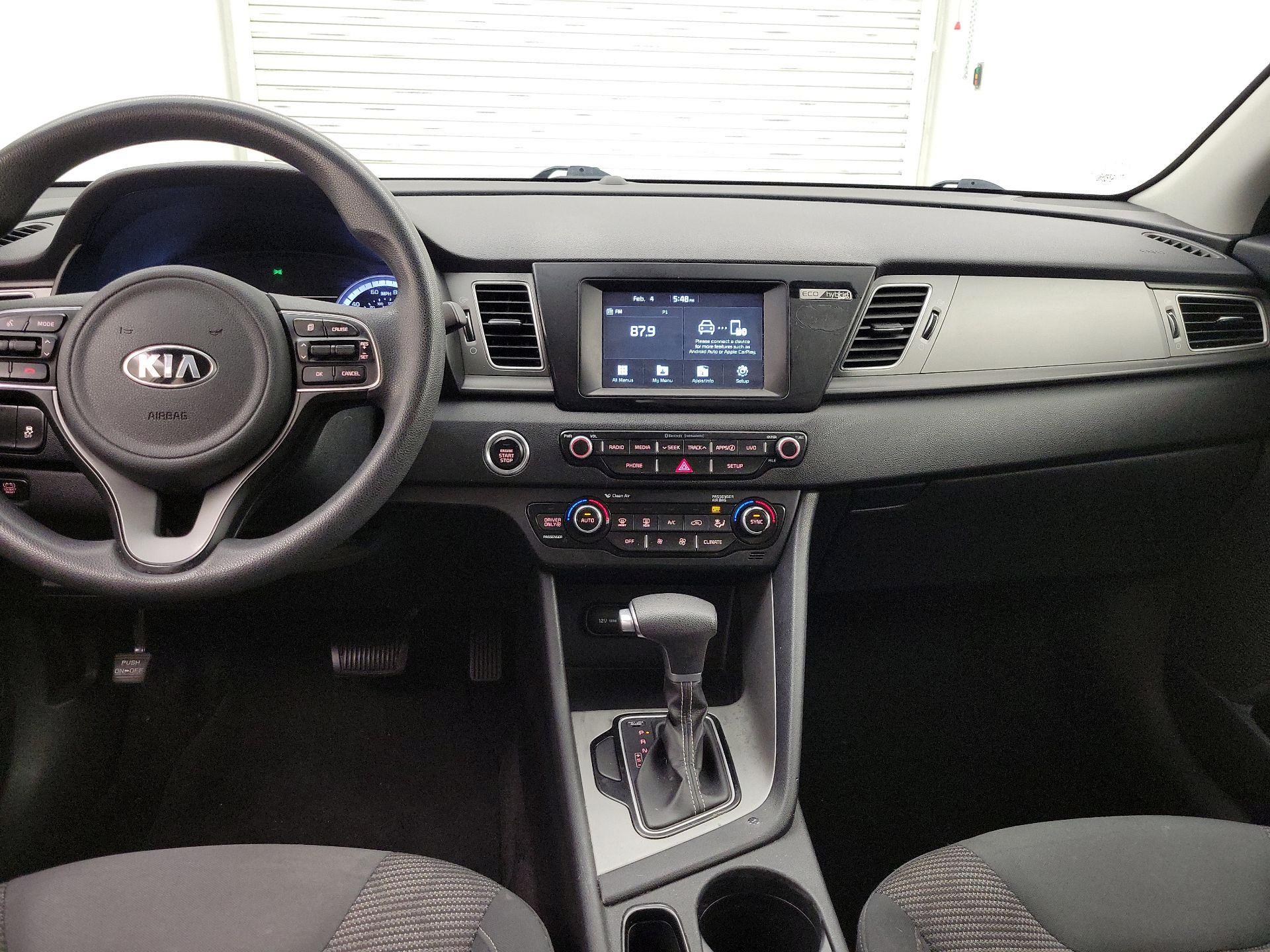 Thumbnail: 2017 Kia Niro - 9