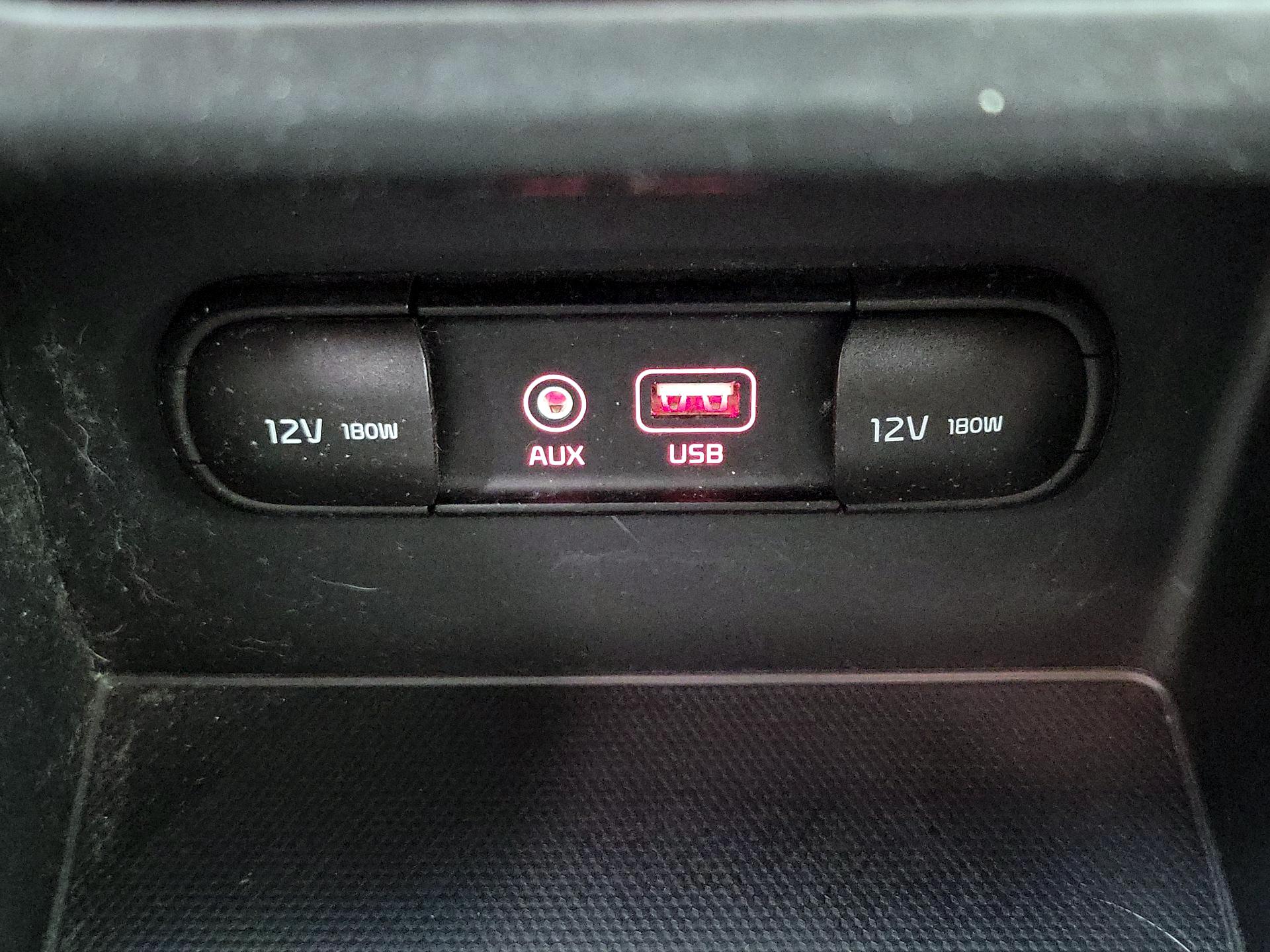 Thumbnail: 2017 Kia Niro - 18