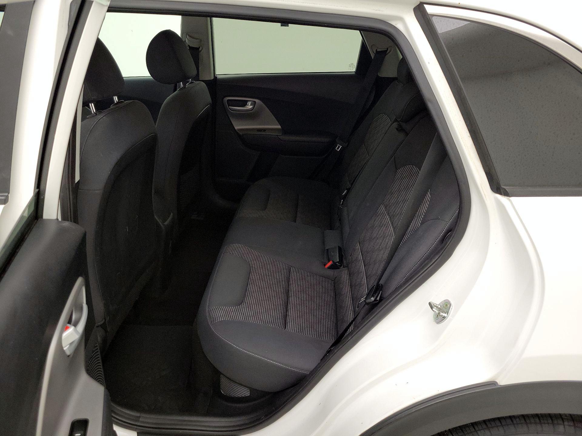 Thumbnail: 2017 Kia Niro - 19