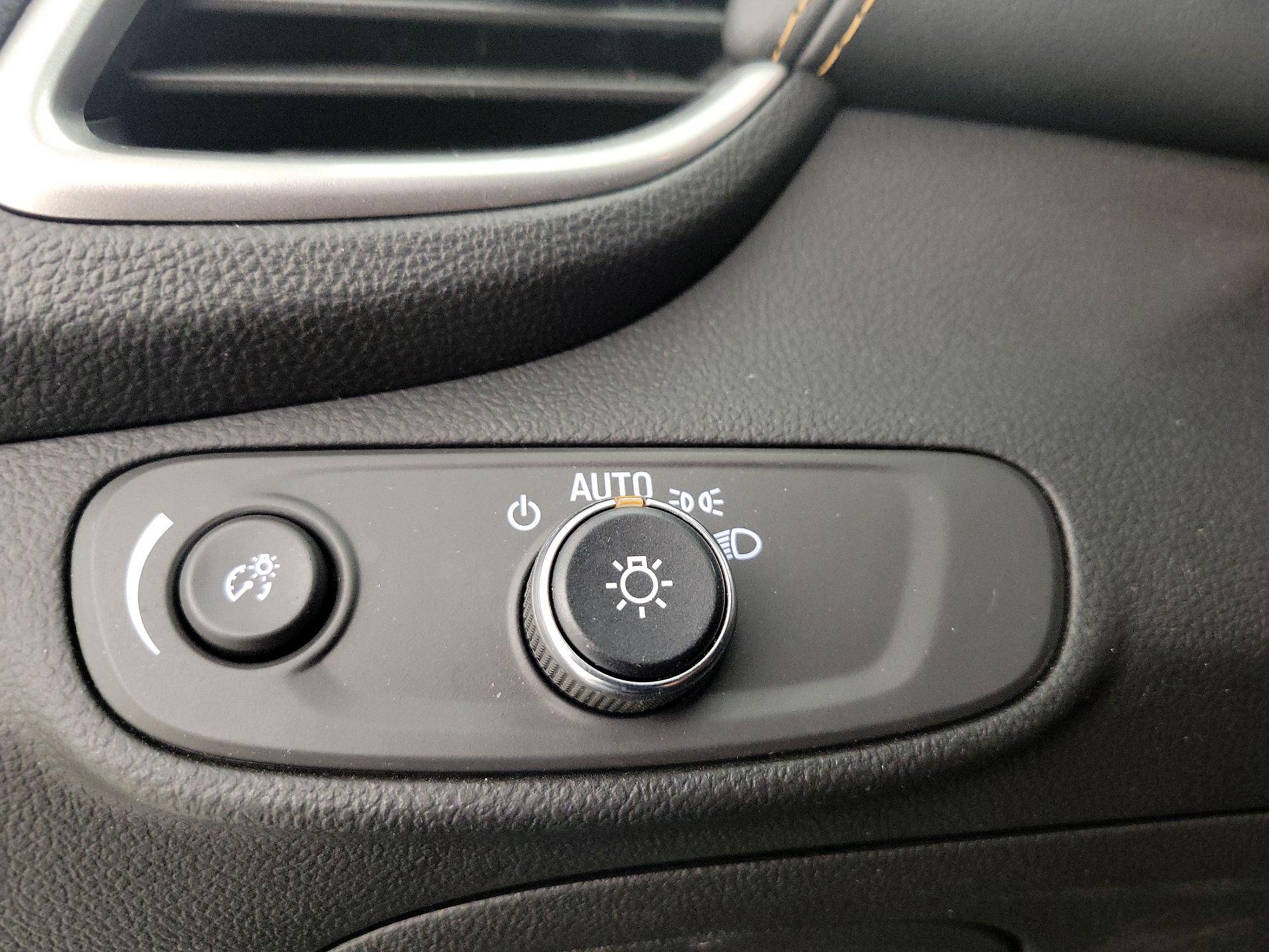 Thumbnail: 2022 Chevrolet Trax - 13