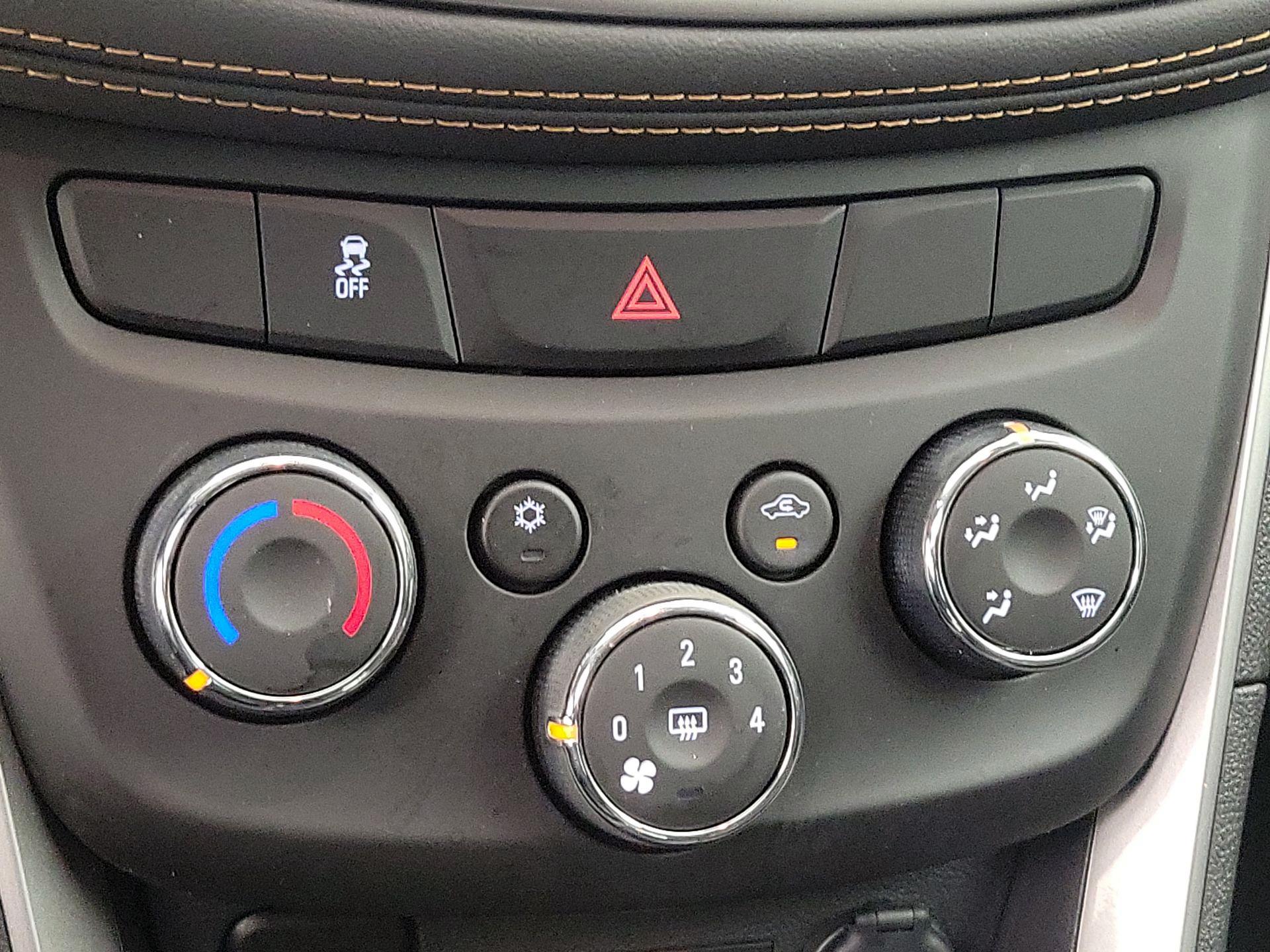 Thumbnail: 2022 Chevrolet Trax - 16