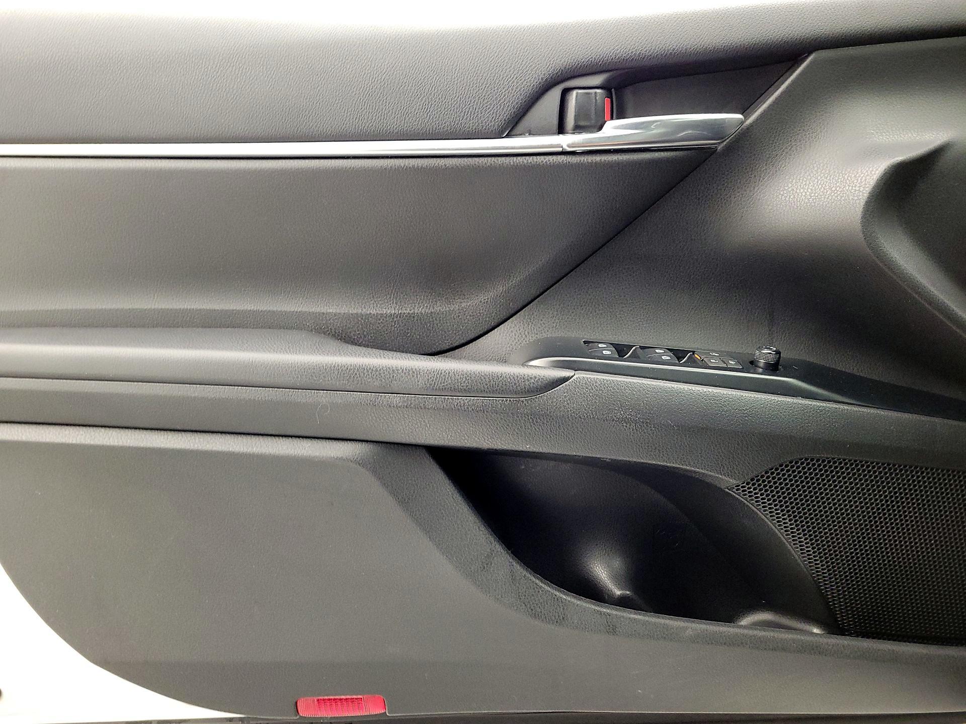 Thumbnail: 2020 Toyota Camry - 12