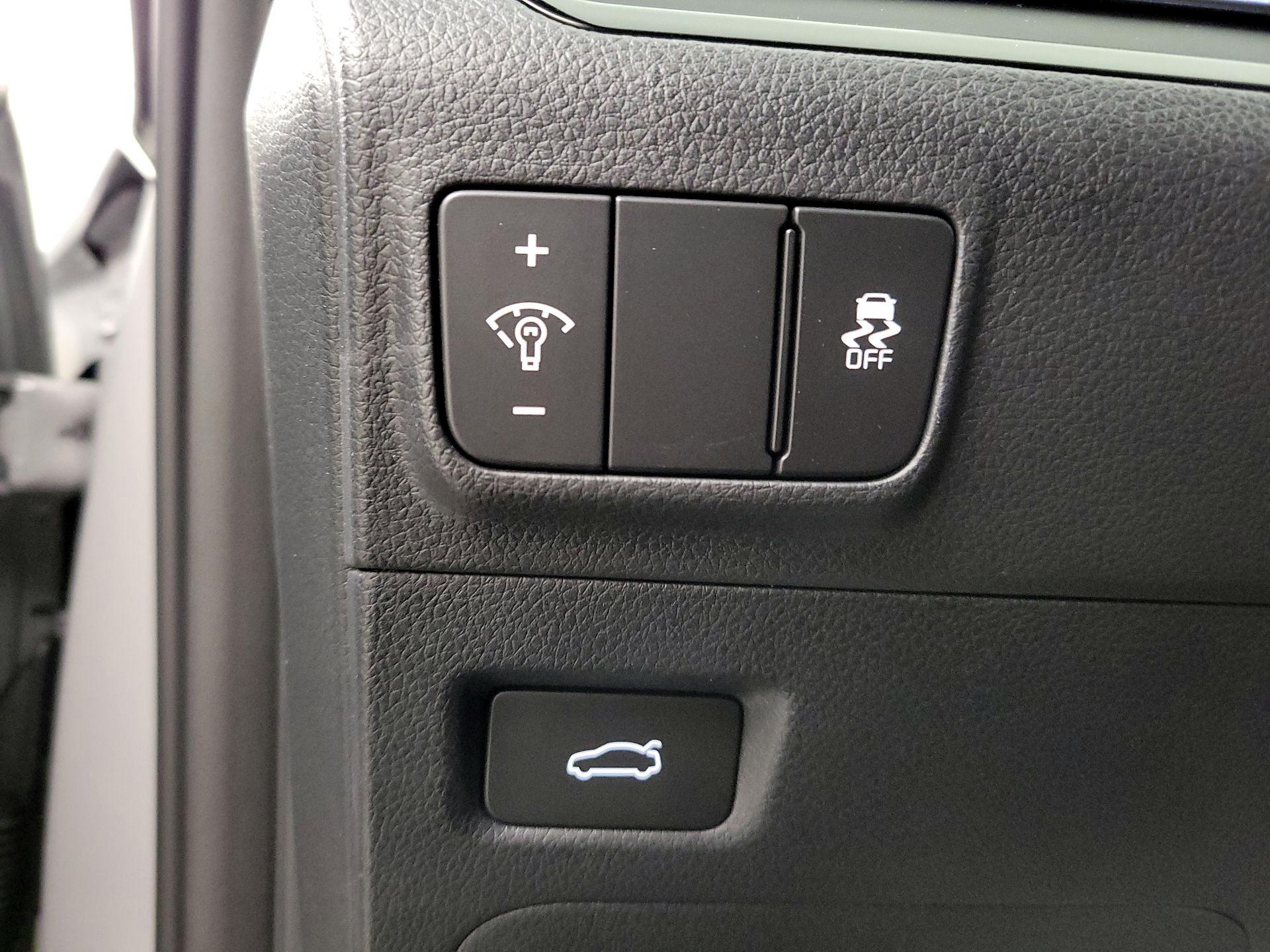 Thumbnail: 2025 Kia K5 - 13