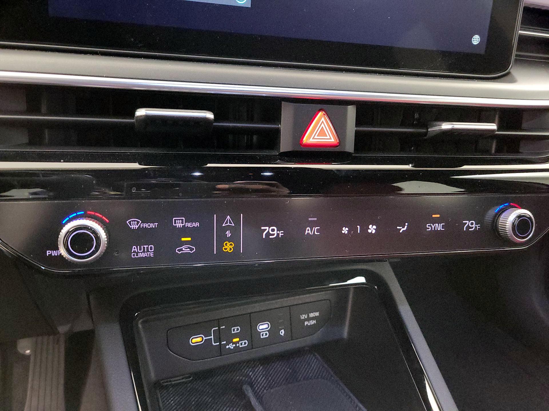 Thumbnail: 2025 Kia K5 - 17