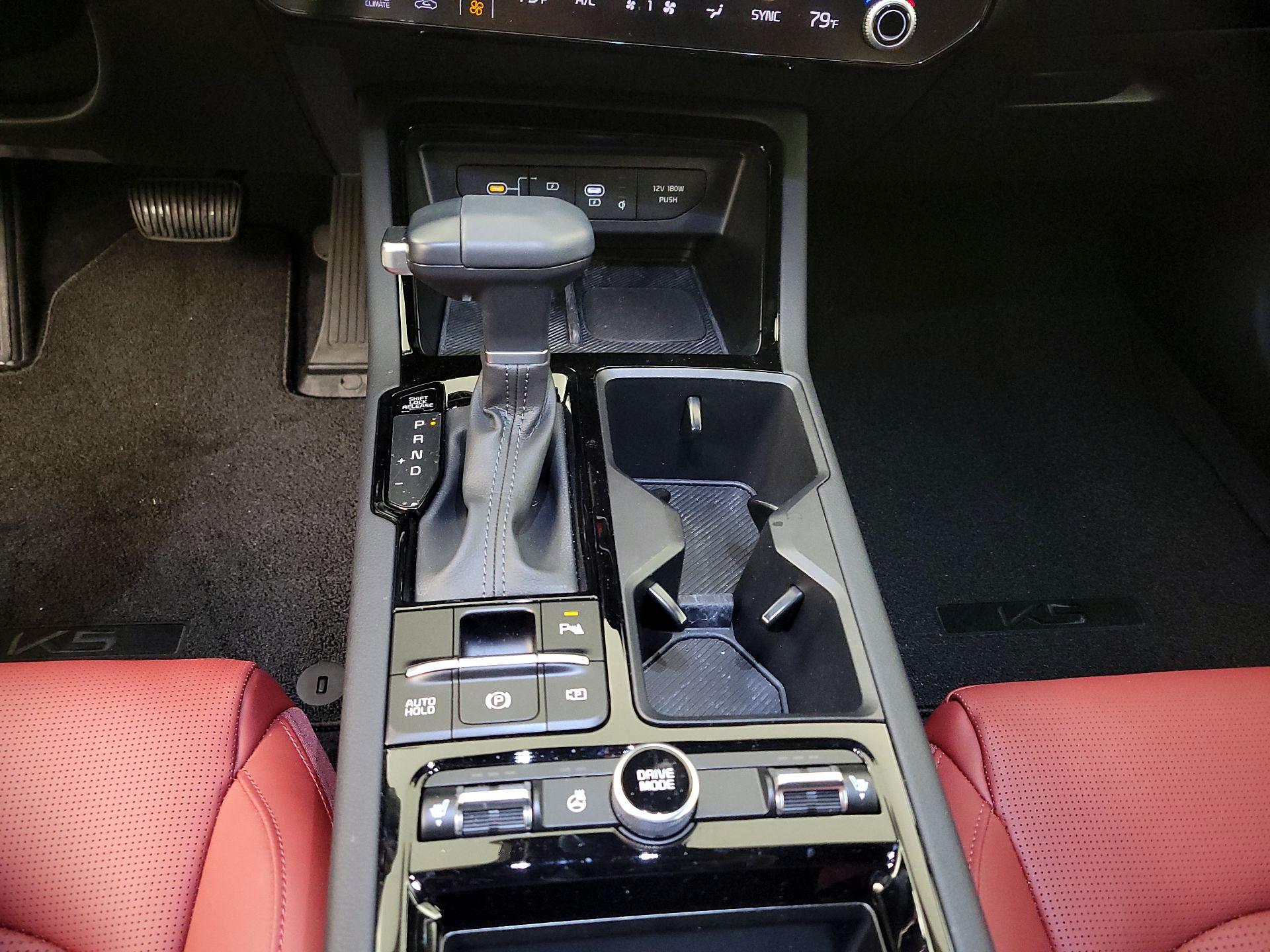 Thumbnail: 2025 Kia K5 - 18