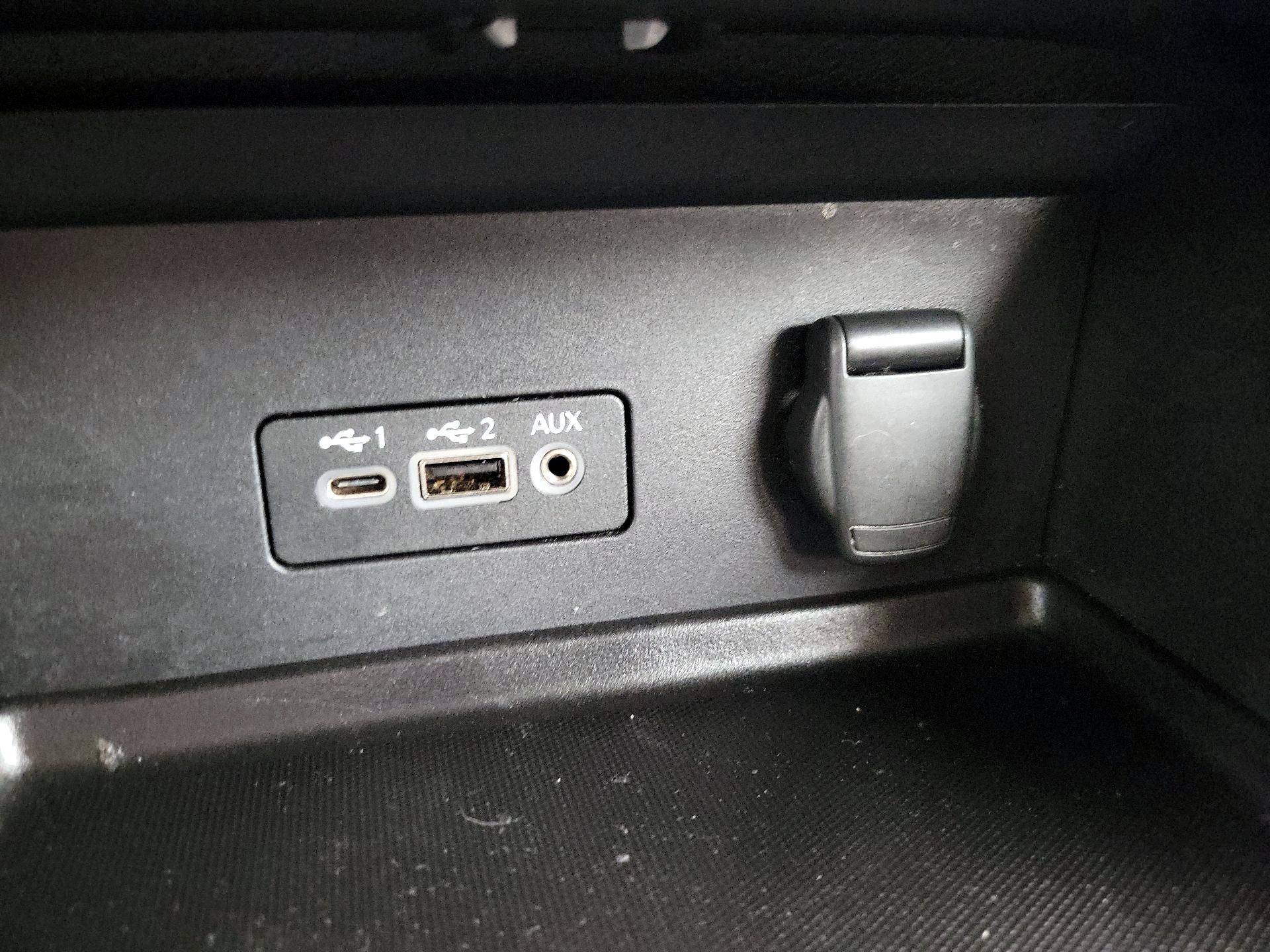 Thumbnail: 2022 Nissan Sentra - 18