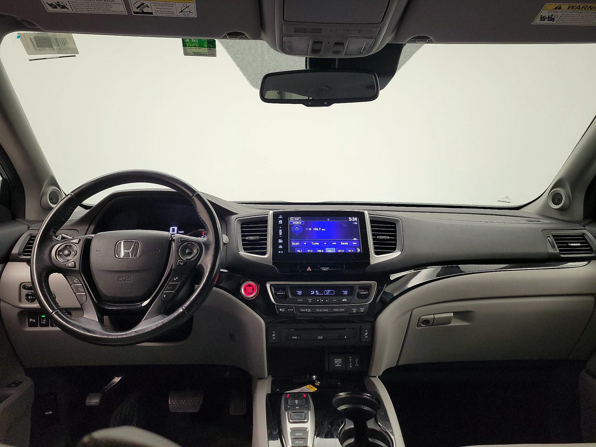 Thumbnail: 2017 Honda Pilot - 9