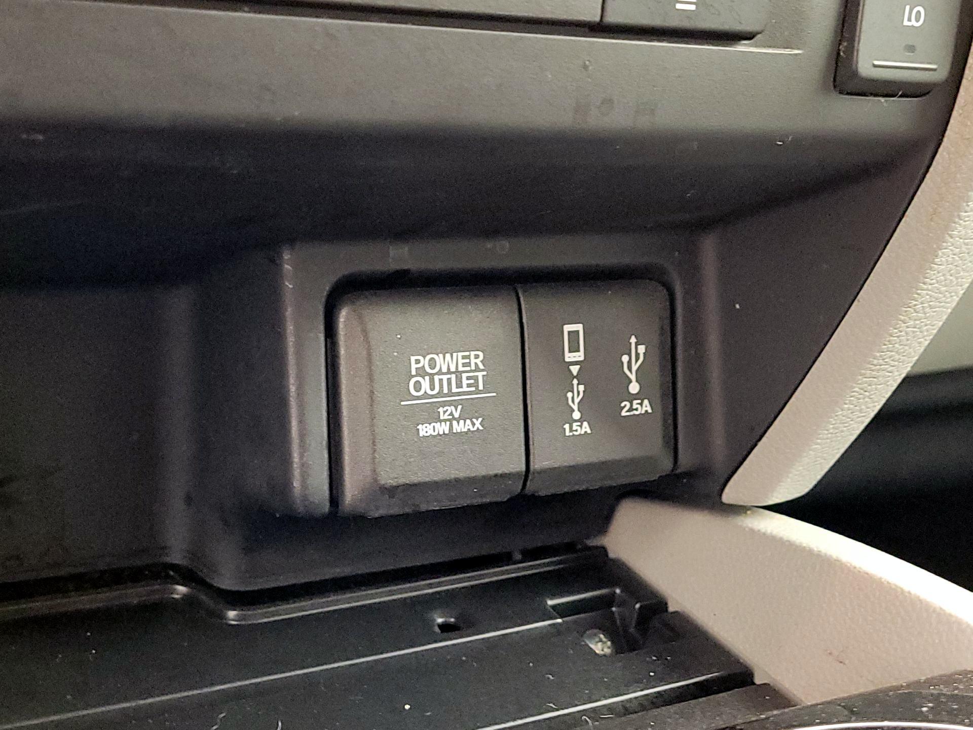 Thumbnail: 2017 Honda Pilot - 18