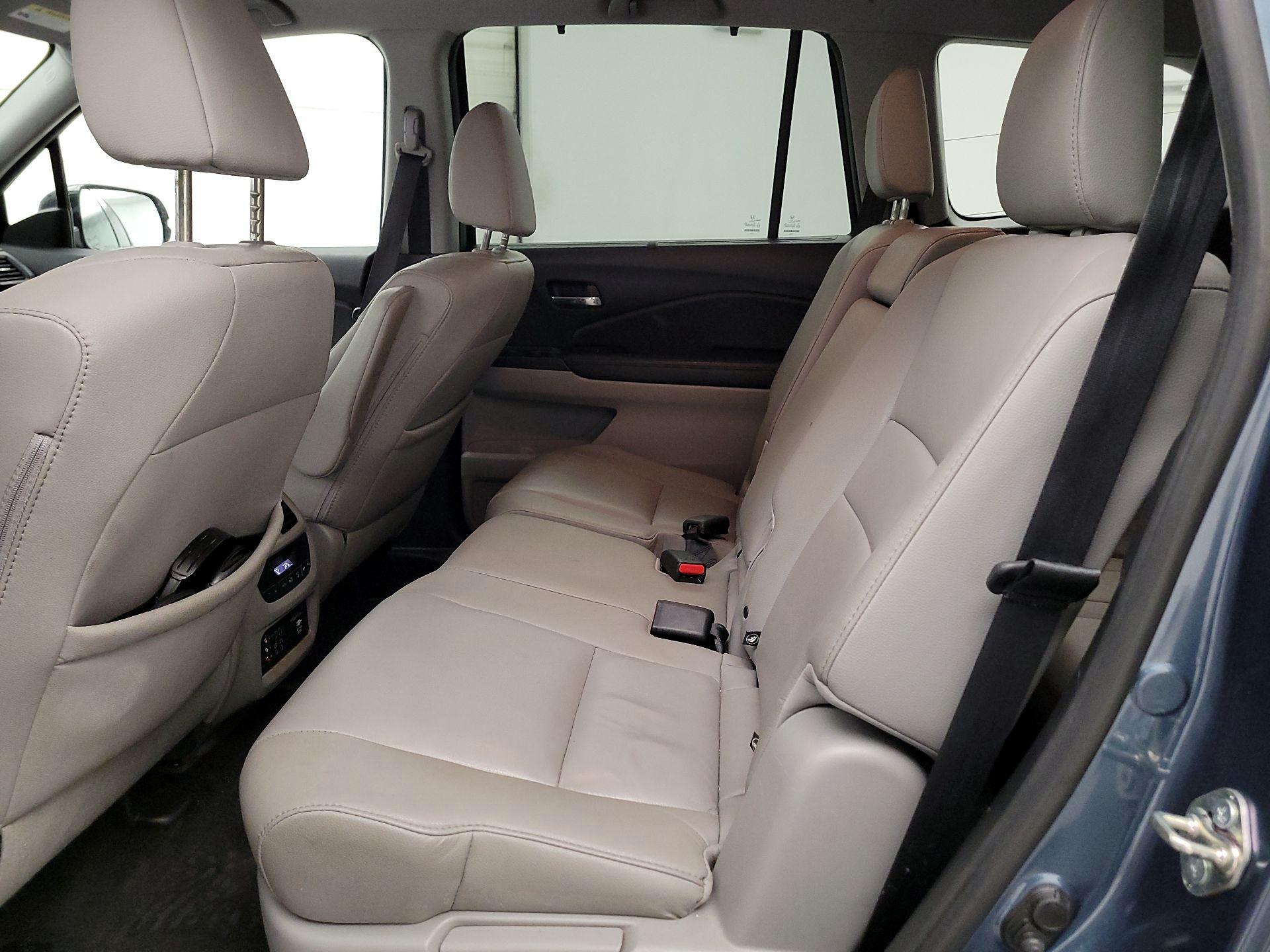 Thumbnail: 2017 Honda Pilot - 19