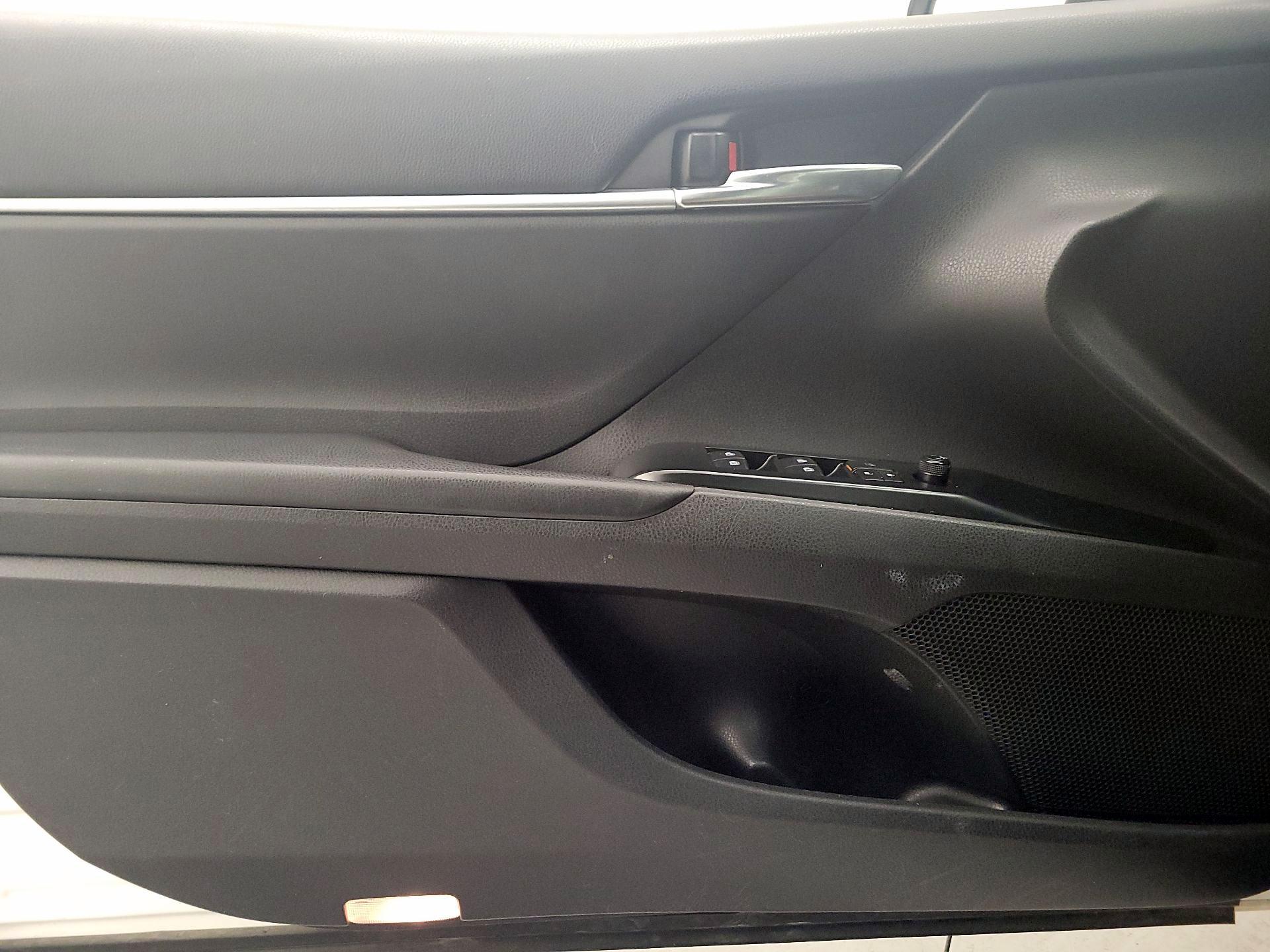 Thumbnail: 2018 Toyota Camry - 12