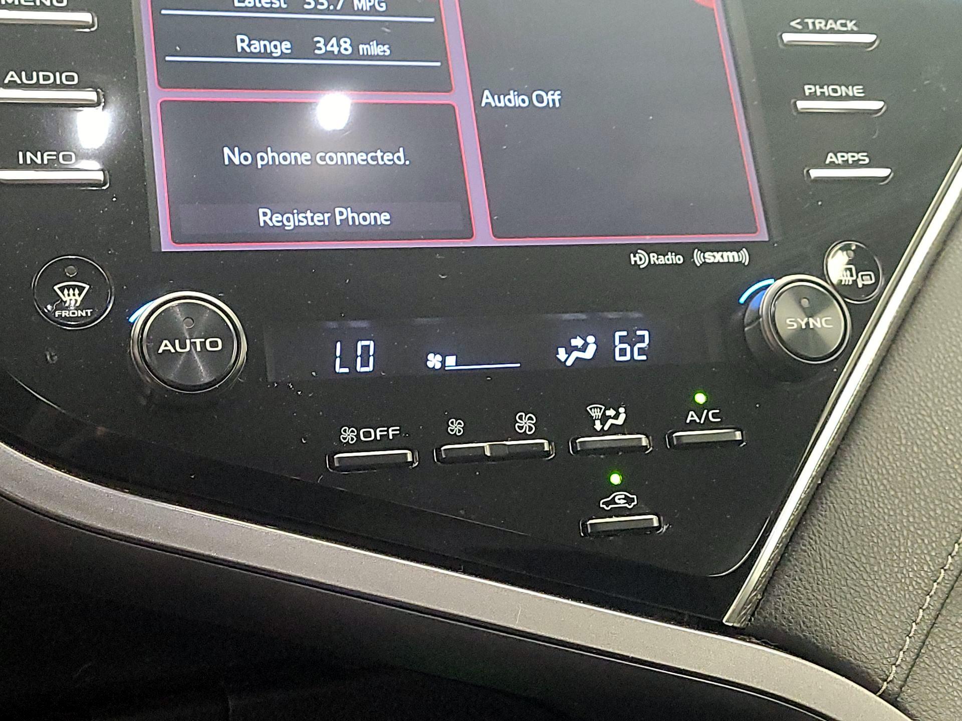 Thumbnail: 2018 Toyota Camry - 16