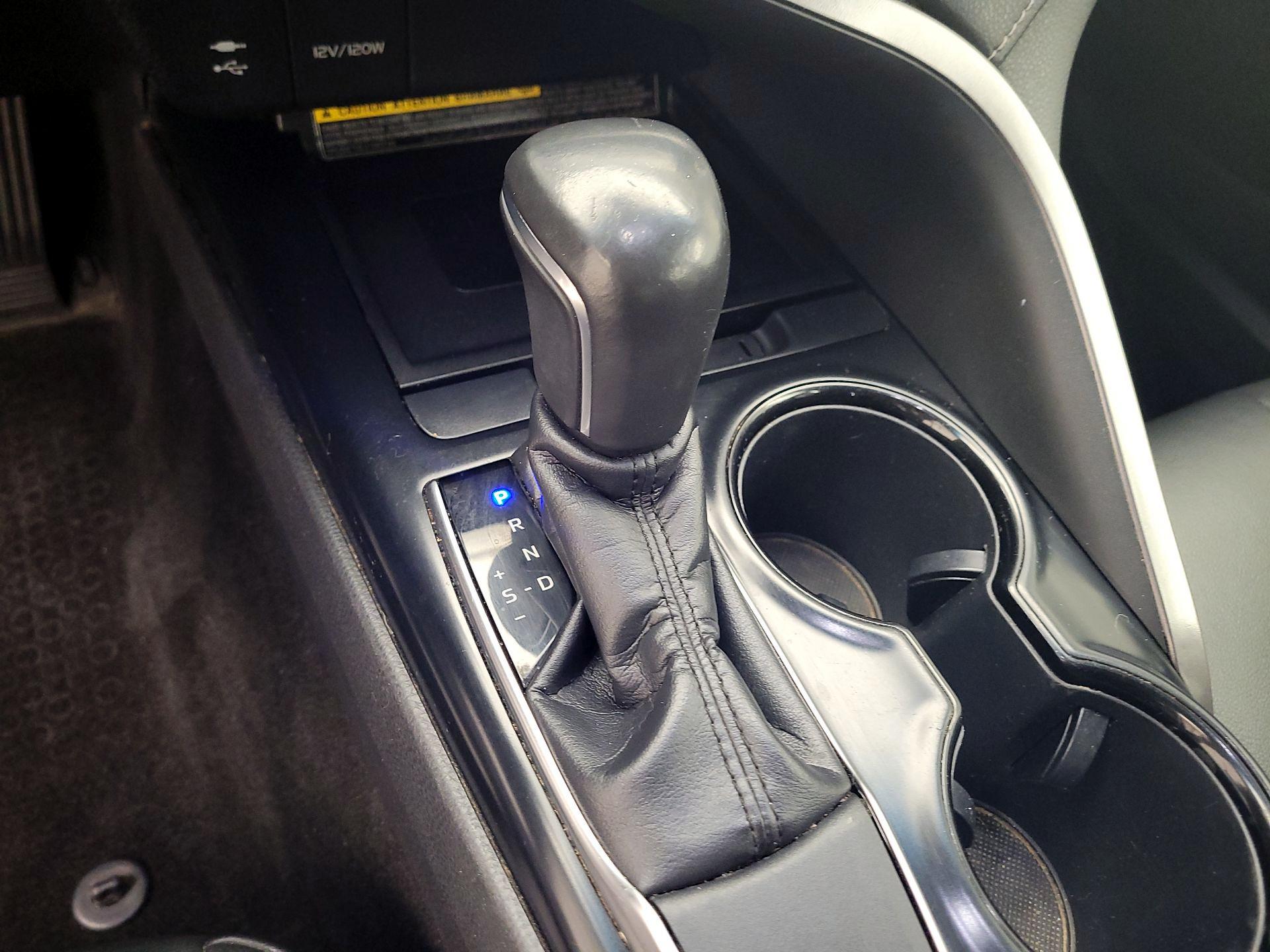 Thumbnail: 2018 Toyota Camry - 17