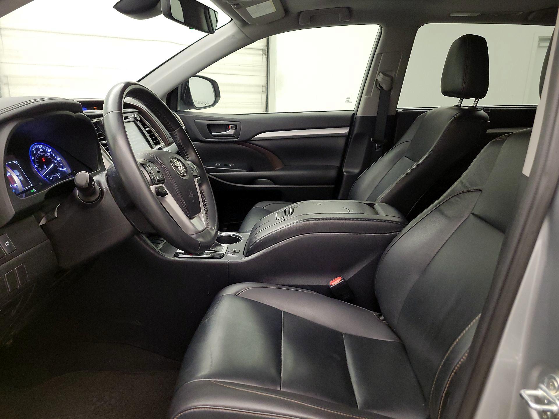 Thumbnail: 2019 Toyota Highlander - 11