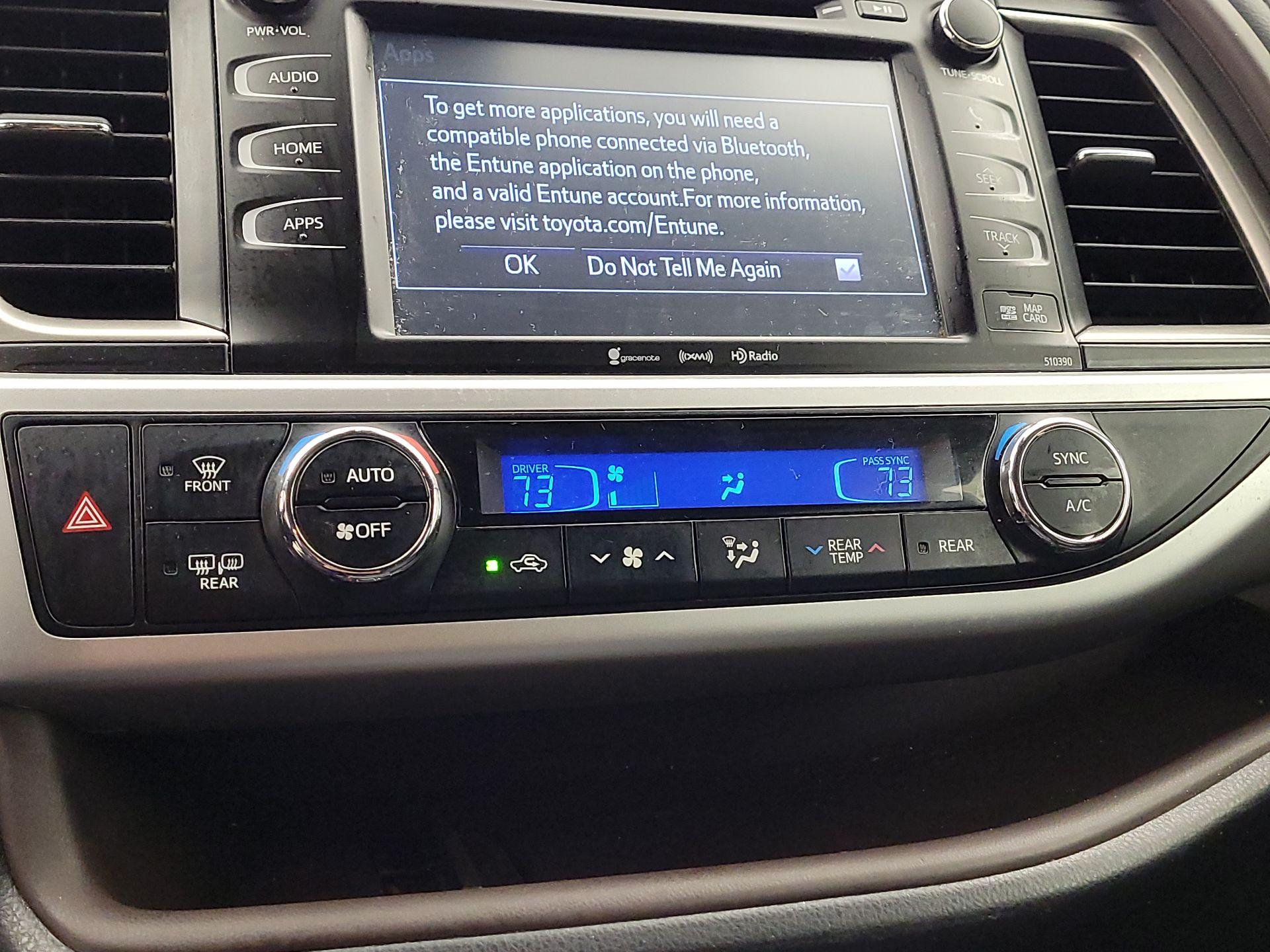 Thumbnail: 2019 Toyota Highlander - 16