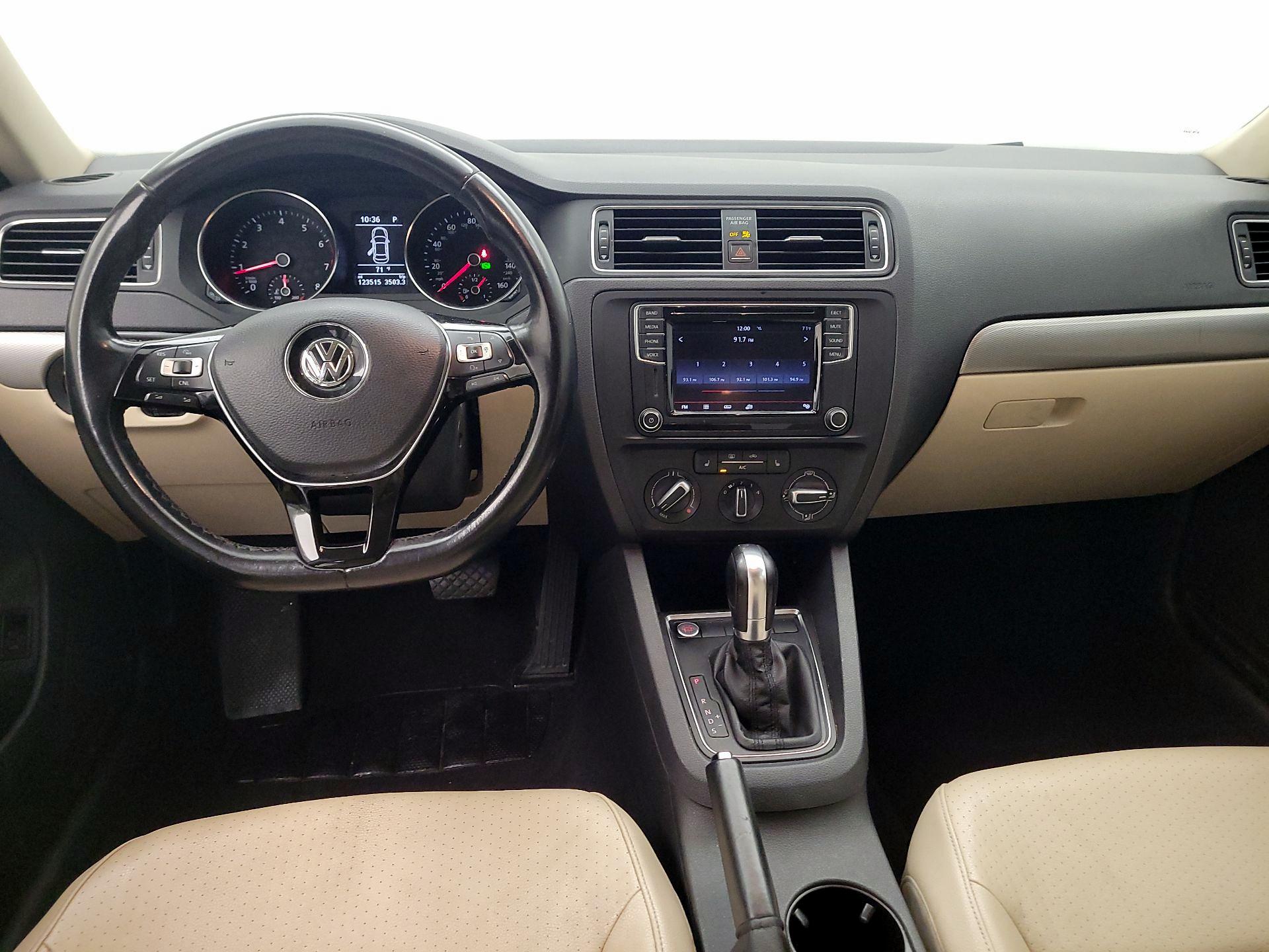 Thumbnail: 2017 Volkswagen Jetta - 9