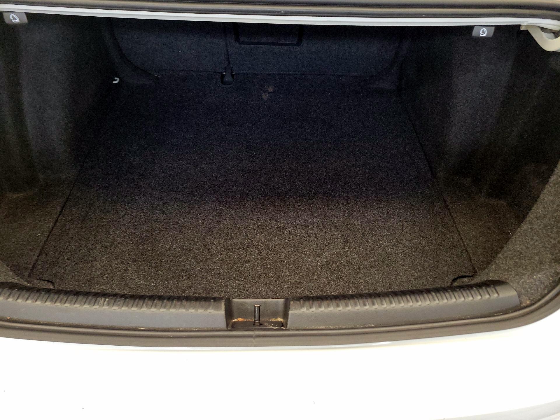 Thumbnail: 2017 Volkswagen Jetta - 16