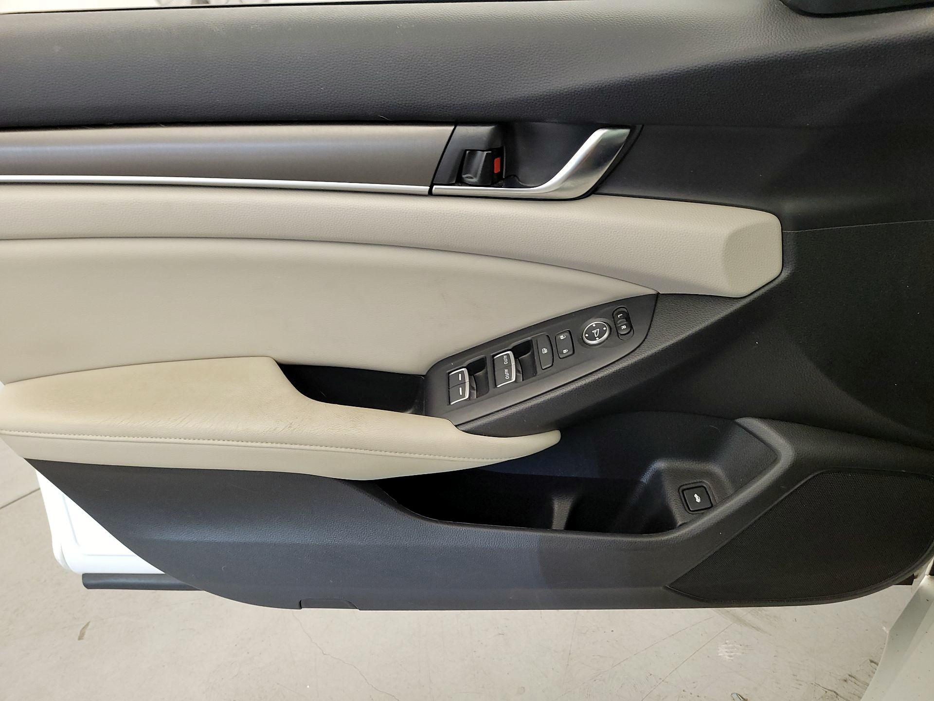 Thumbnail: 2018 Honda Accord - 12