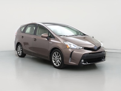 2017 Toyota Prius v Five