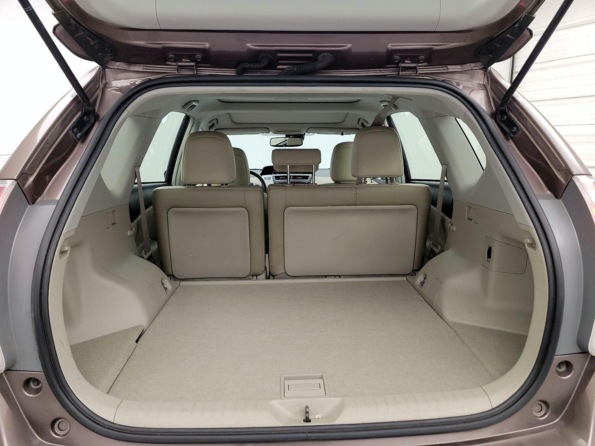 Thumbnail: 2017 Toyota Prius v - 17