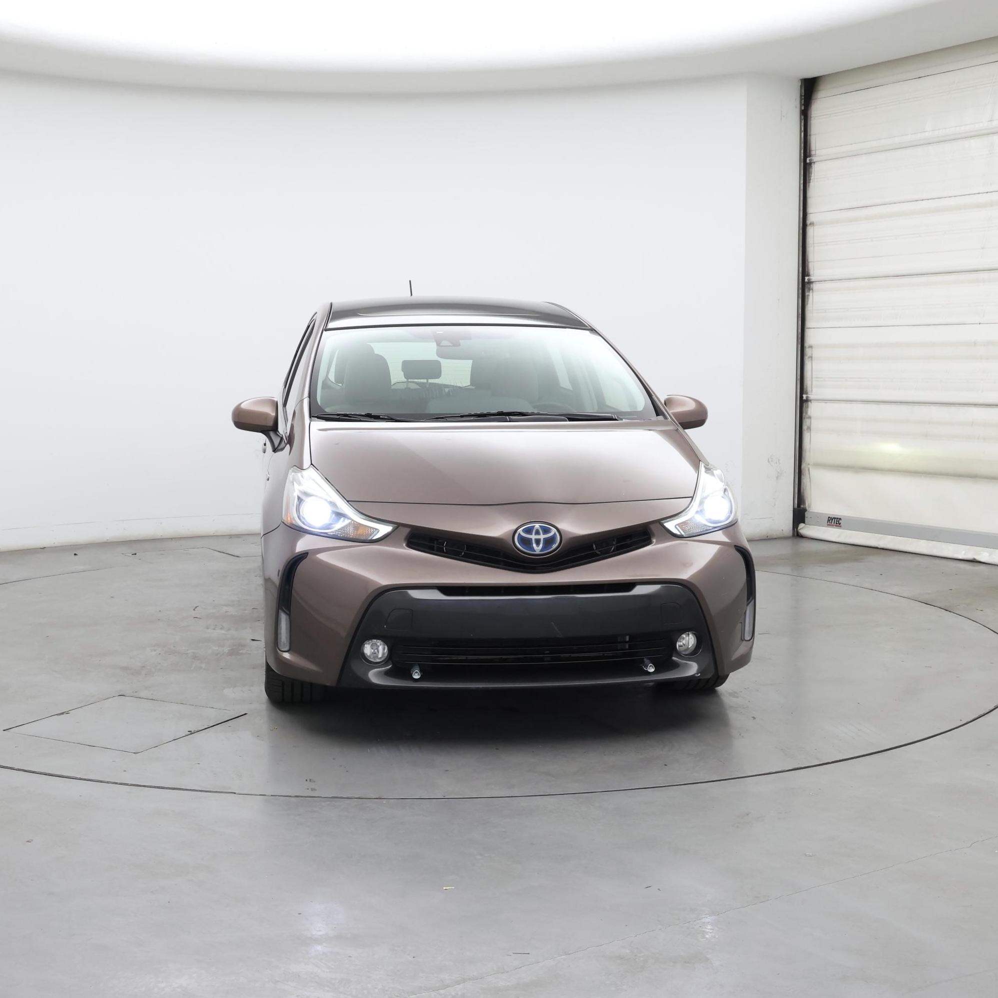 Thumbnail: 2017 Toyota Prius v - 5