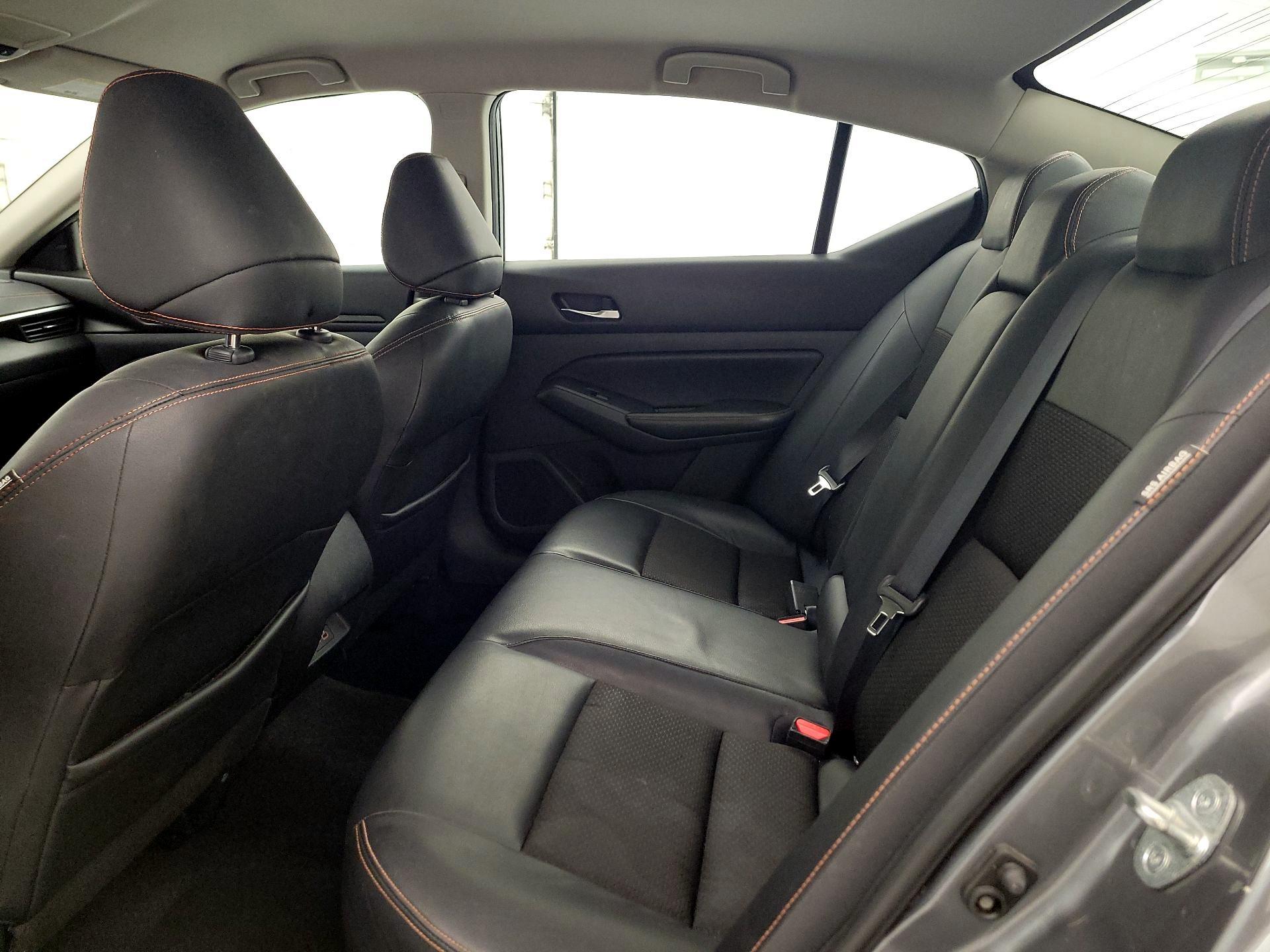 Thumbnail: 2019 Nissan Altima - 19