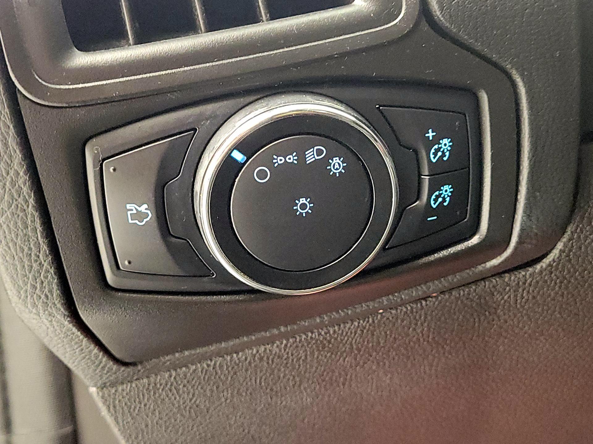 Thumbnail: 2014 Ford Focus - 13