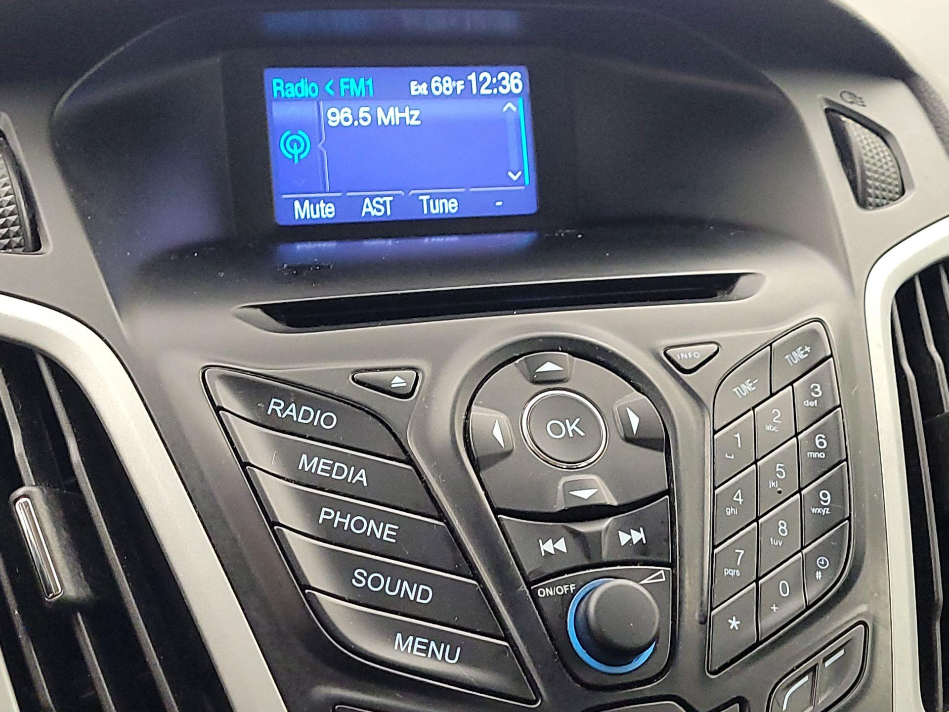 Thumbnail: 2014 Ford Focus - 14