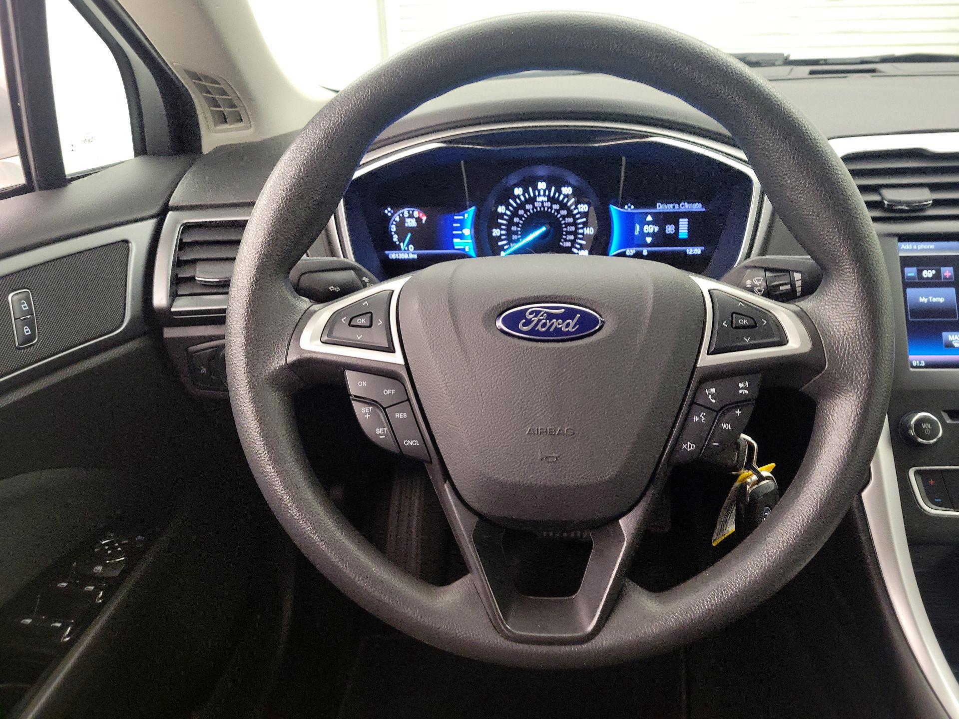 Thumbnail: 2016 Ford Fusion - 10