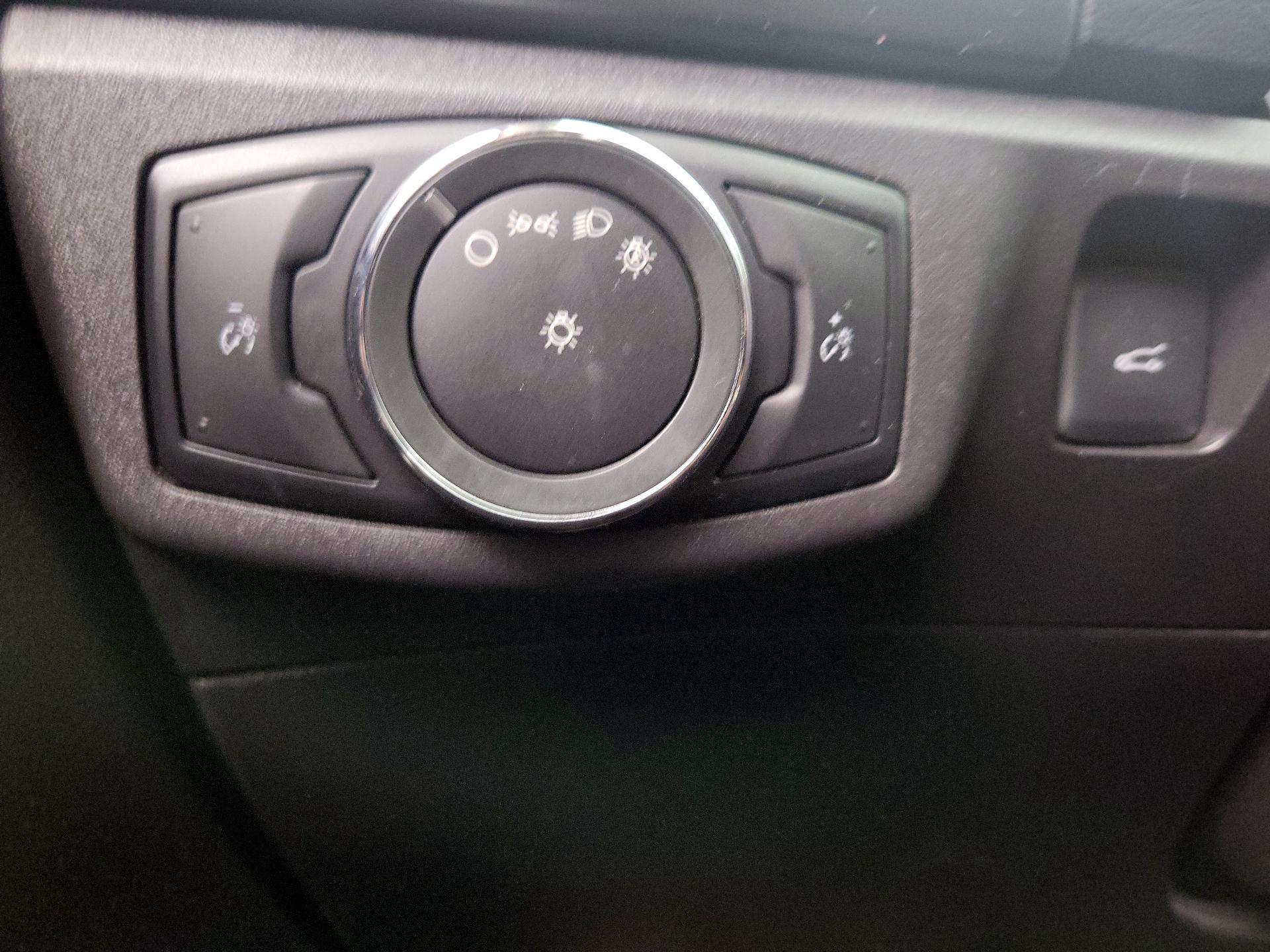 Thumbnail: 2016 Ford Fusion - 13