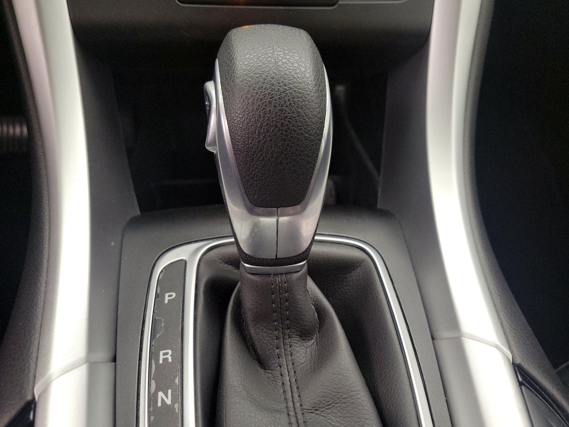 Thumbnail: 2016 Ford Fusion - 17