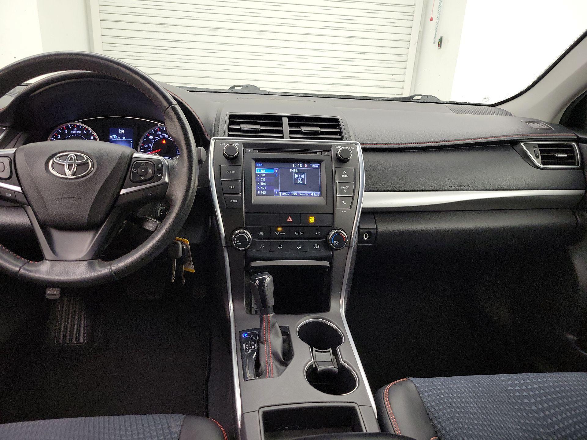 Thumbnail: 2015 Toyota Camry - 9