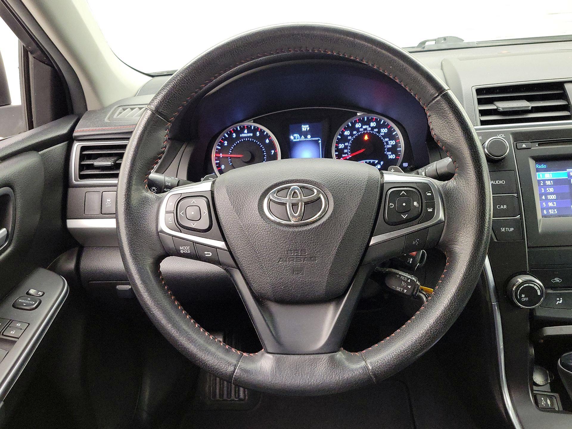 Thumbnail: 2015 Toyota Camry - 10