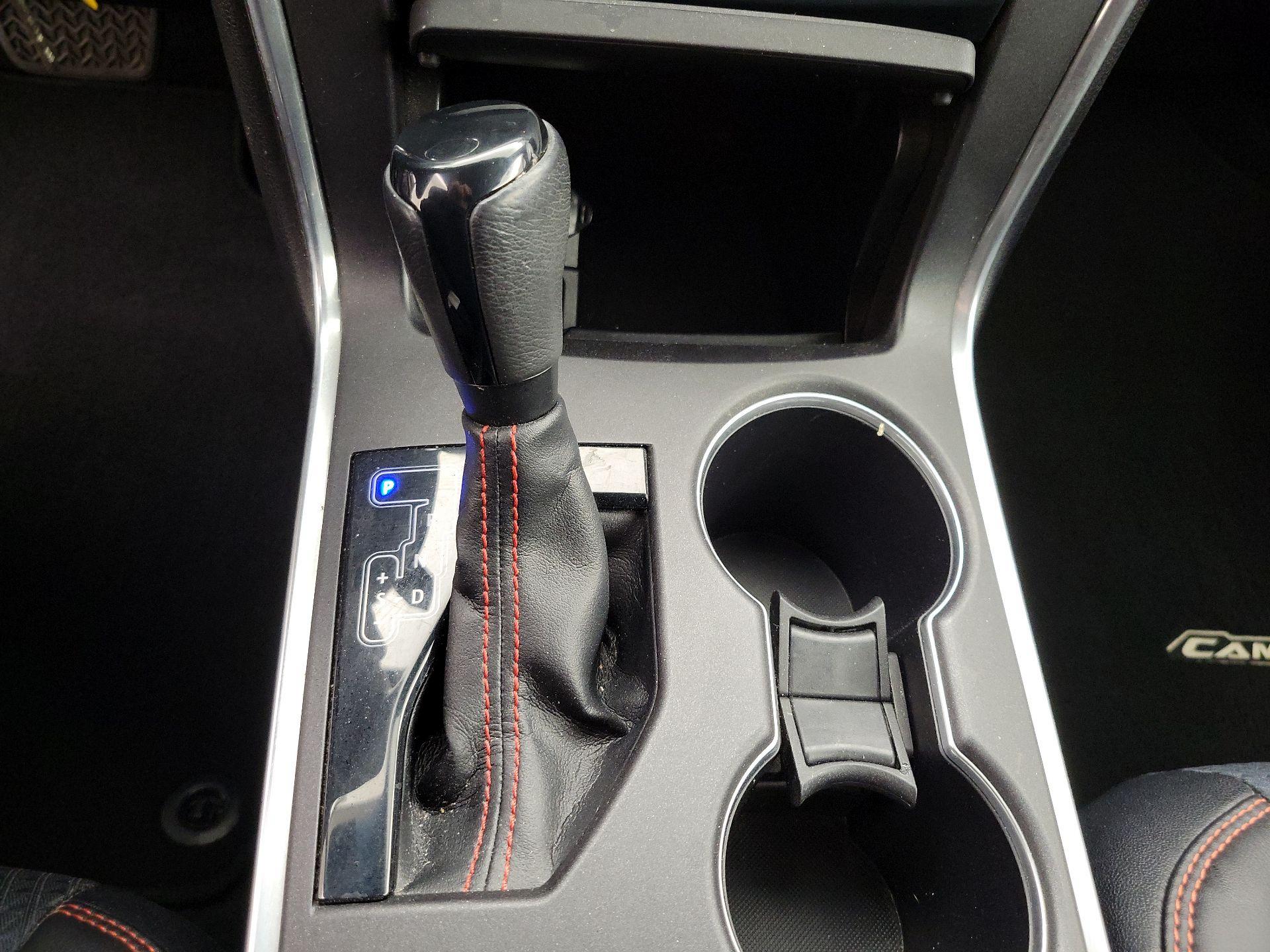 Thumbnail: 2015 Toyota Camry - 17