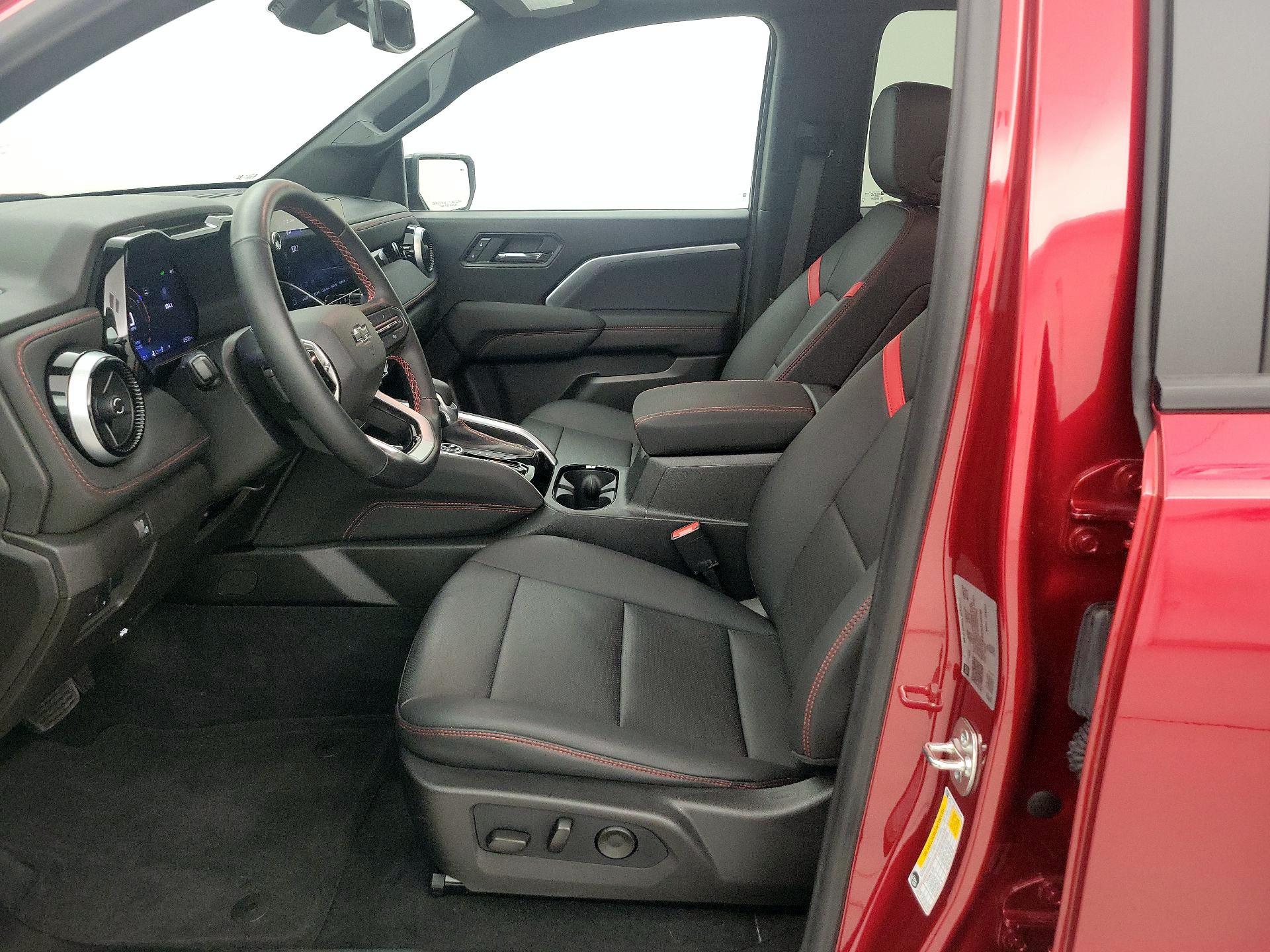 Thumbnail: 2025 Chevrolet Colorado - 11