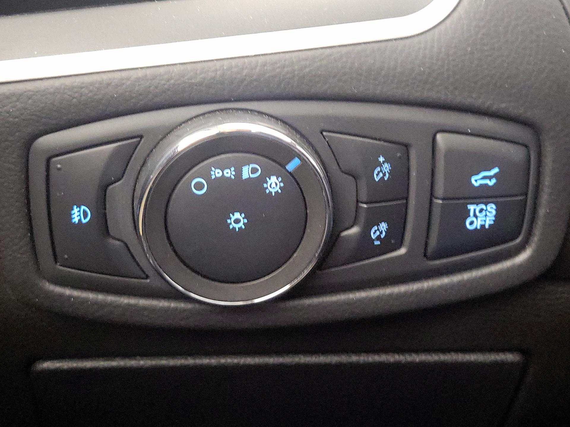 Thumbnail: 2020 Ford Edge - 13