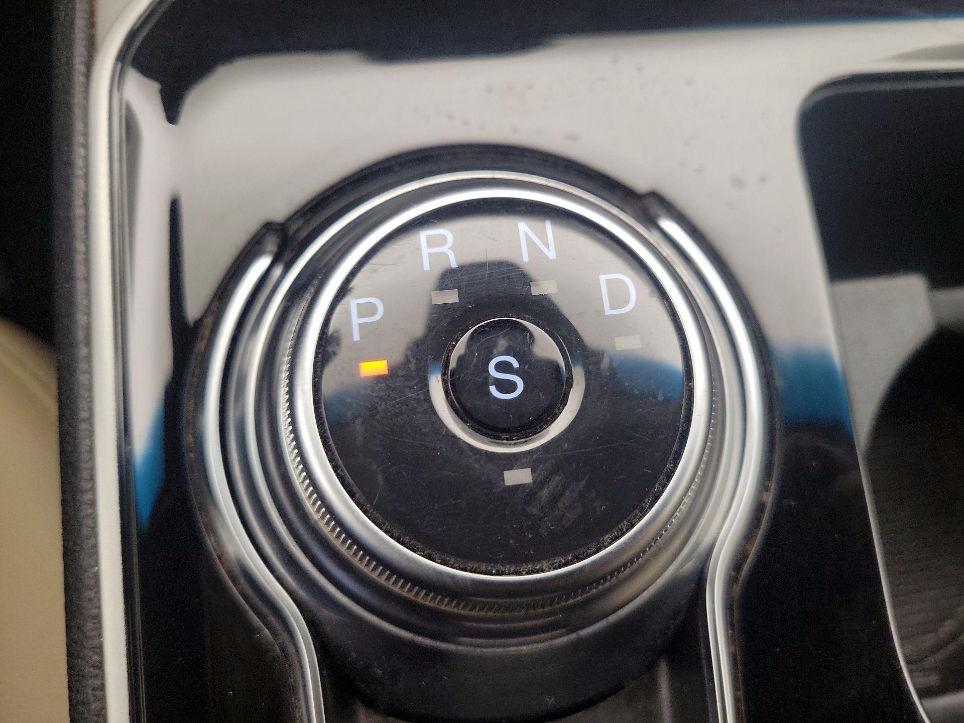 Thumbnail: 2020 Ford Edge - 18