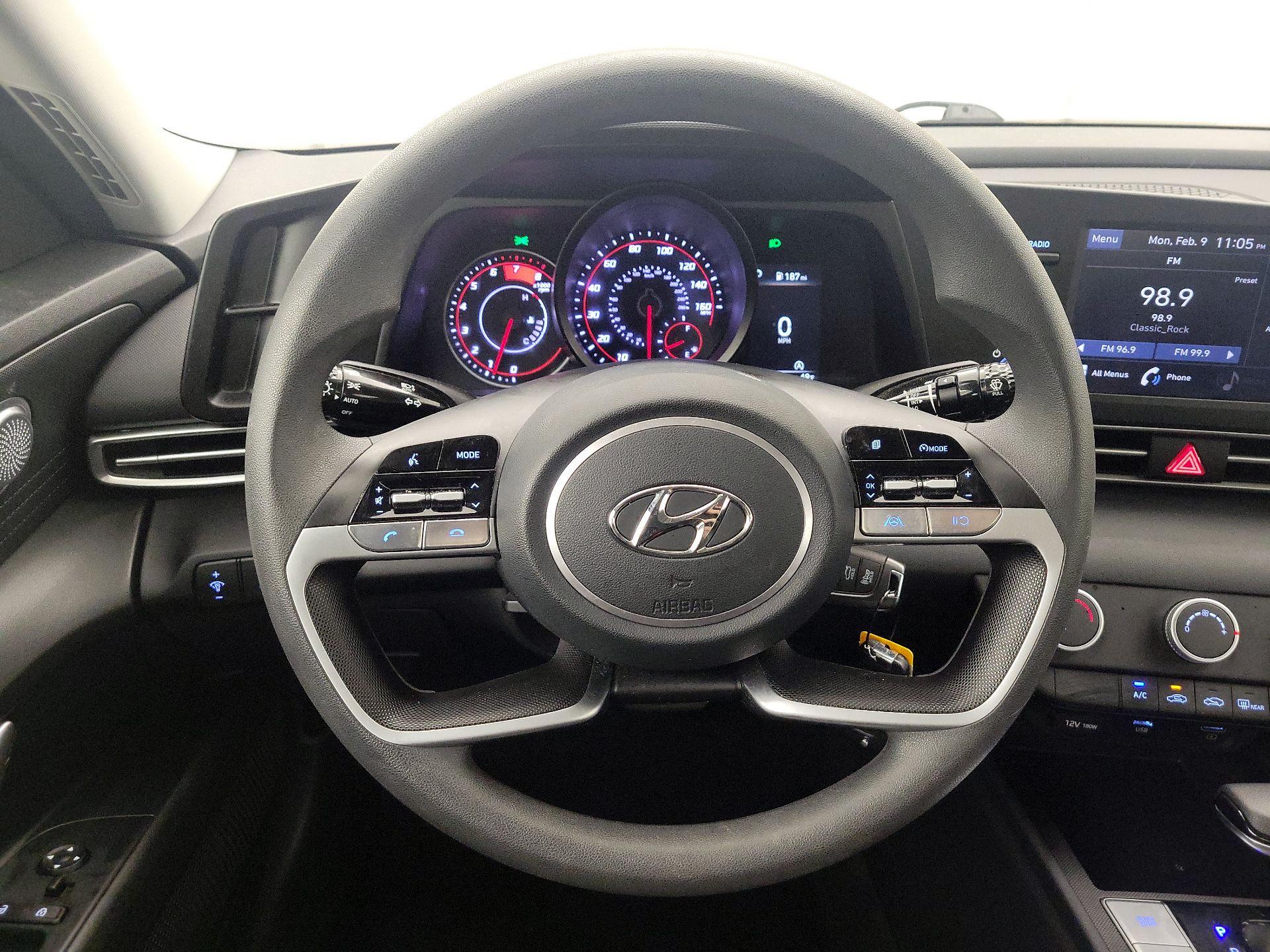 Thumbnail: 2023 Hyundai Elantra - 10