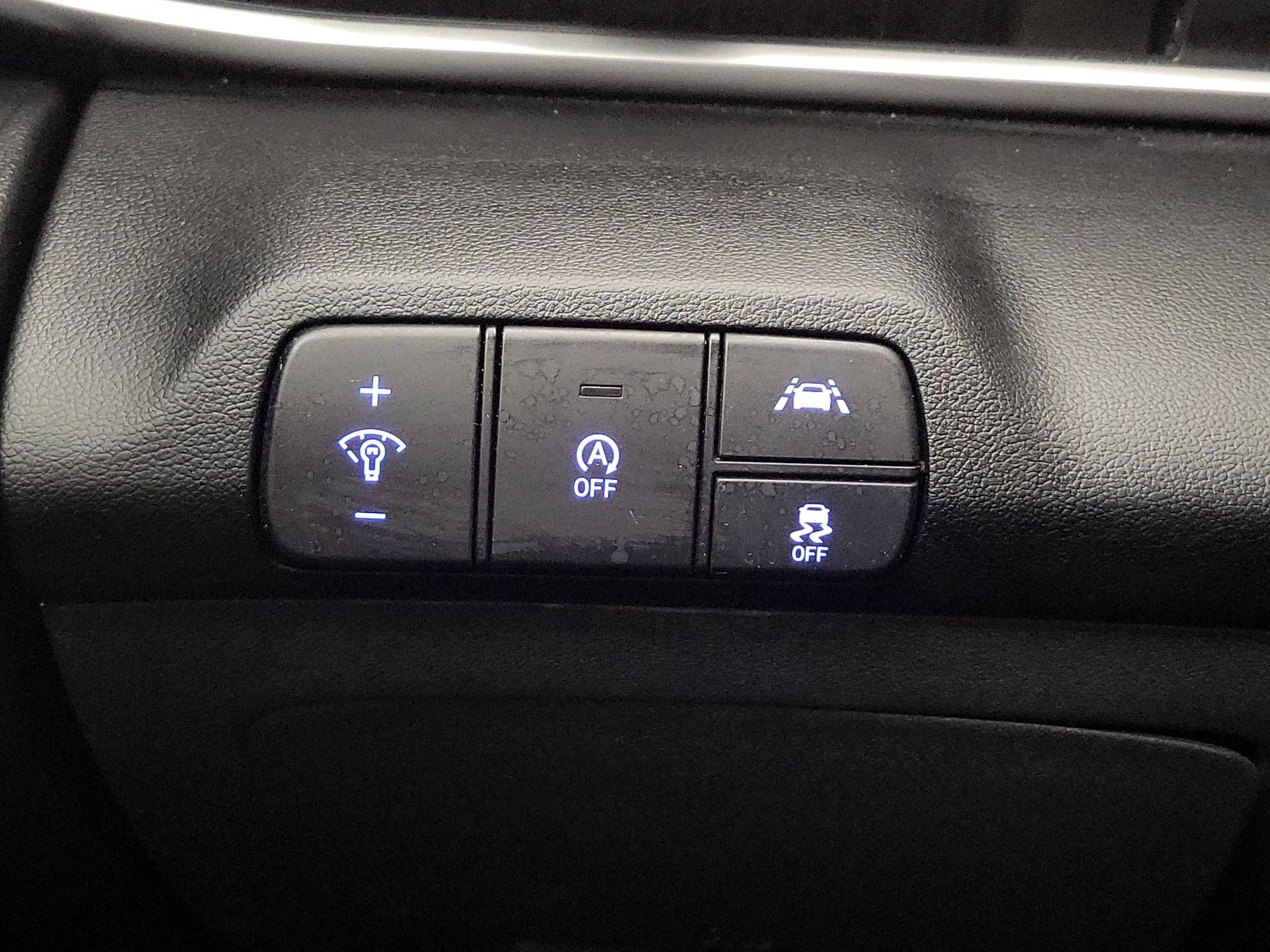 Thumbnail: 2023 Hyundai Elantra - 13