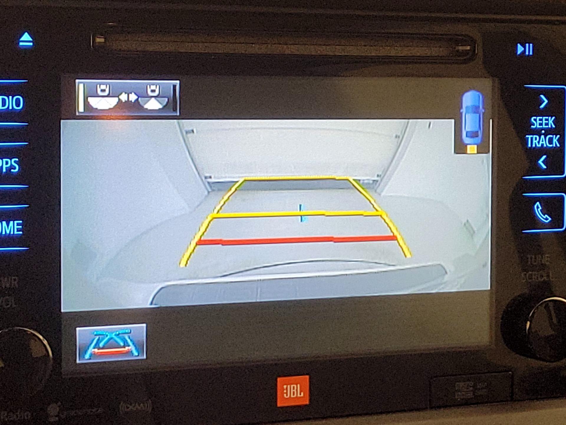 Thumbnail: 2016 Toyota Sienna - 15