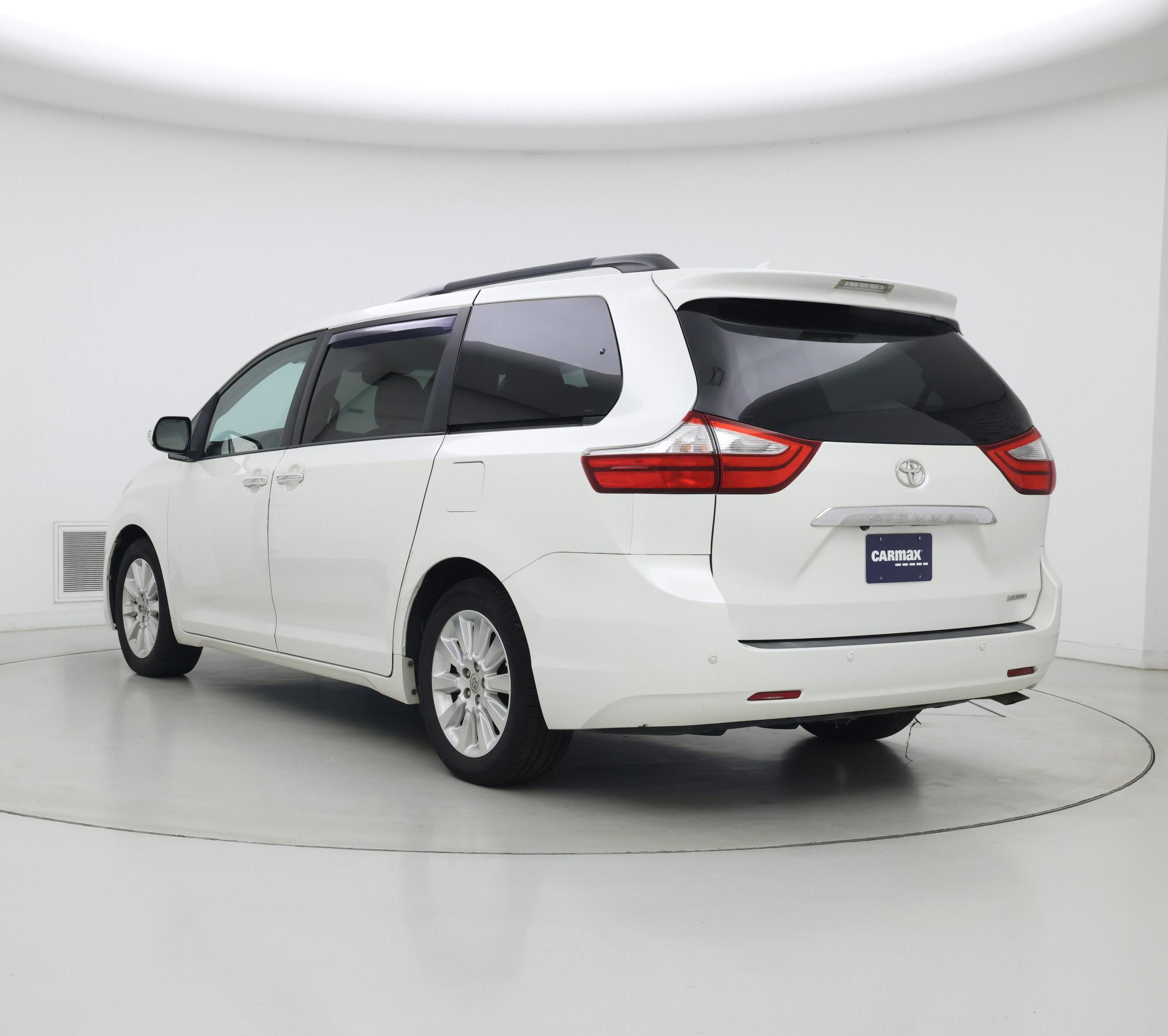 Thumbnail: 2016 Toyota Sienna - 2